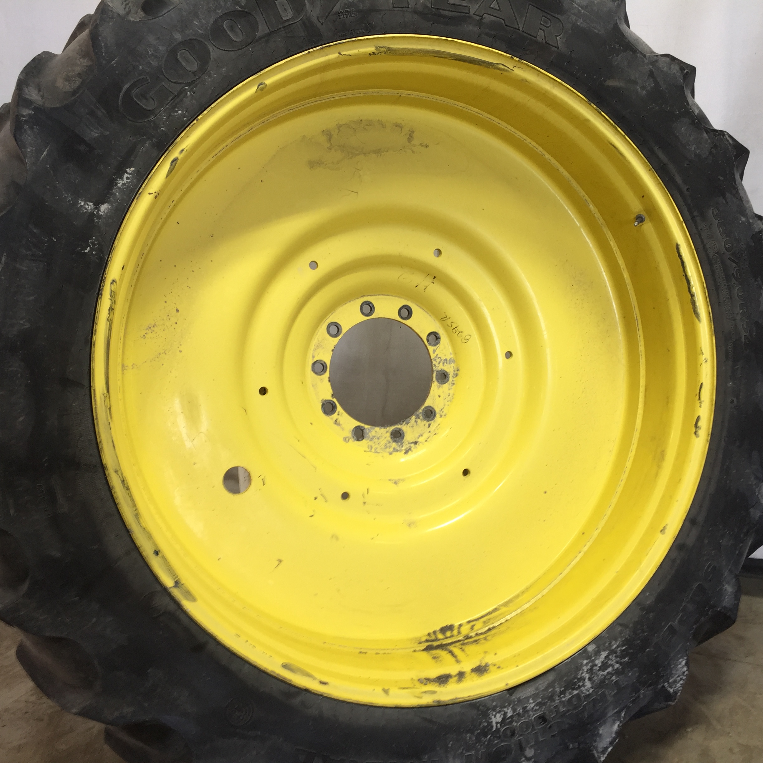 380/90R54 Goodyear Farm DT800 Super Traction R-1W Tire-Wheel Assembly T008427