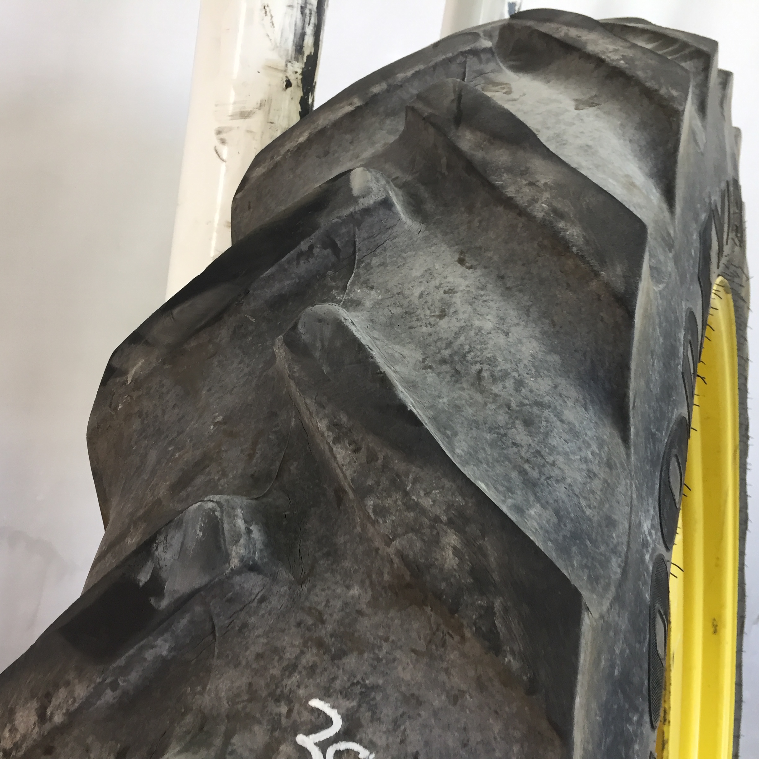 380/90R54 Goodyear Farm DT800 Super Traction R-1W Tire-Wheel Assembly T008430