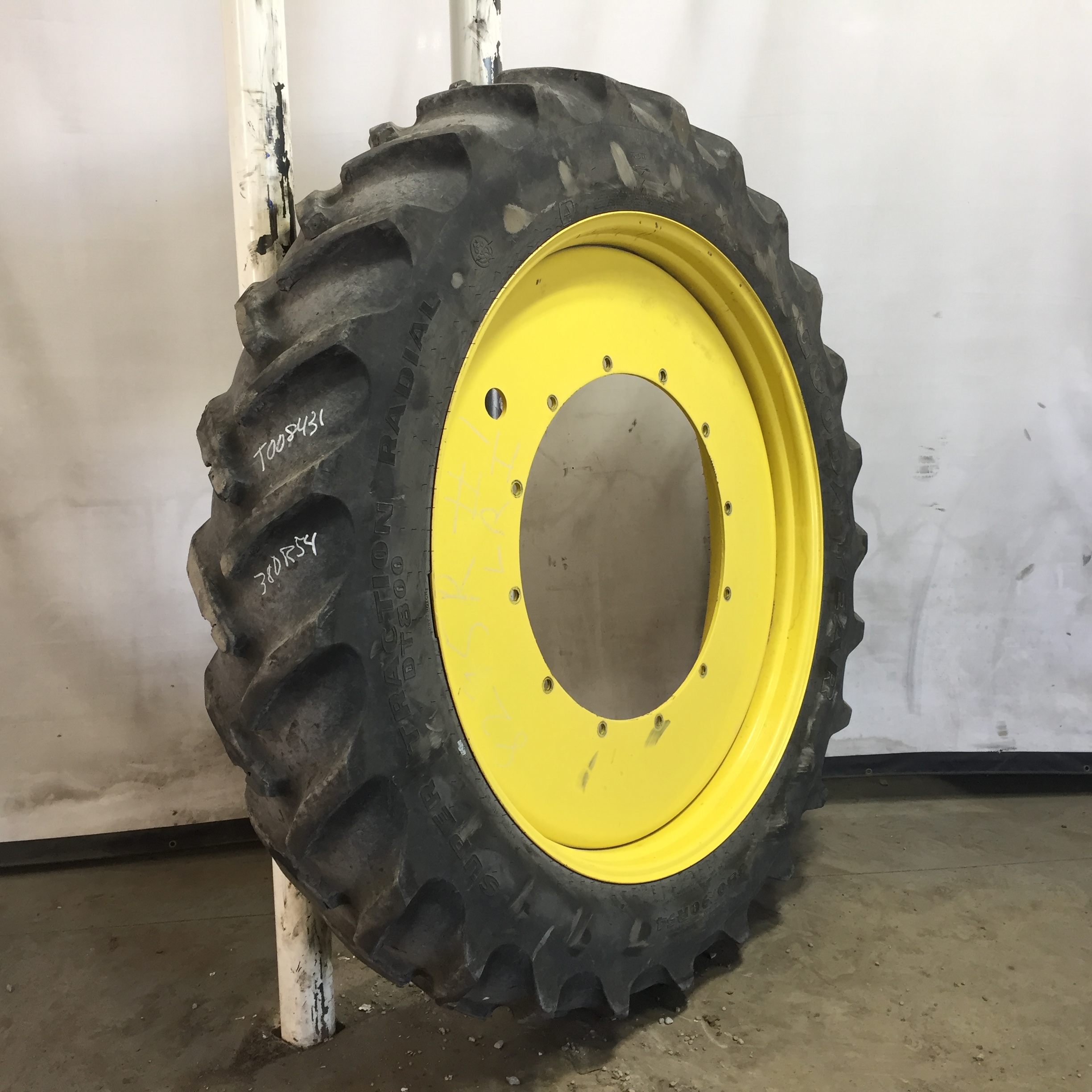 380/90R54 Goodyear Farm DT800 Super Traction R-1W Tire RT008431