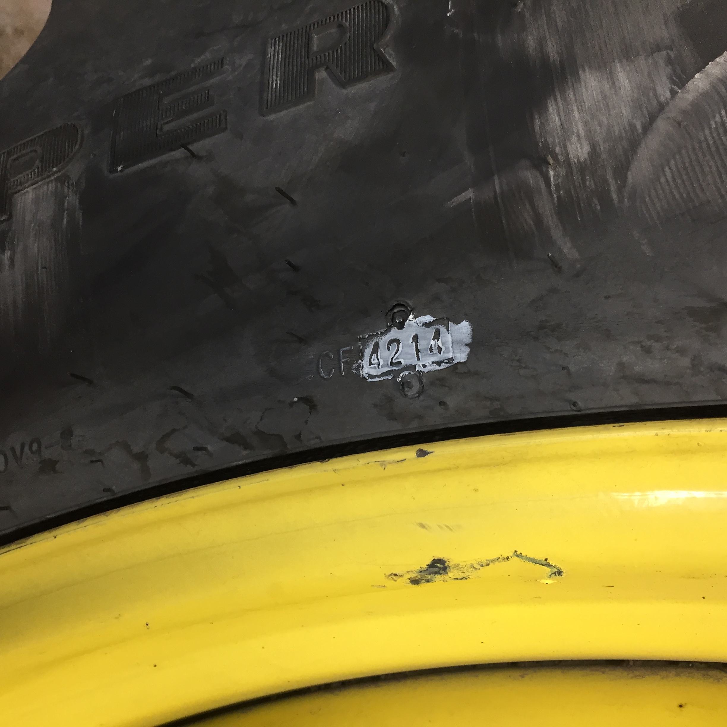 380/90R54 Goodyear Farm DT800 Super Traction R-1W Tire RT008431