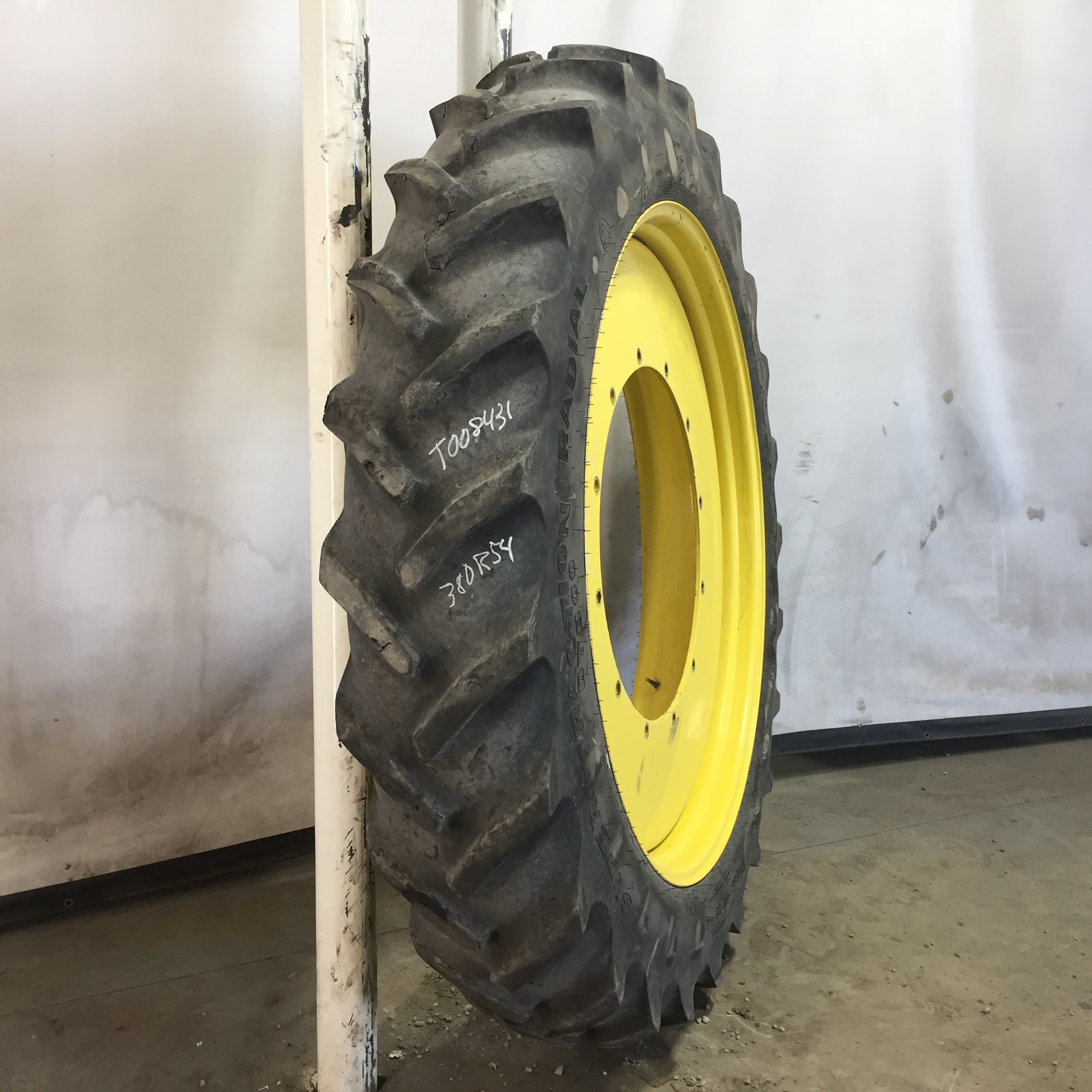 380/90R54 Goodyear Farm DT800 Super Traction R-1W Tire-Wheel Assembly T008431