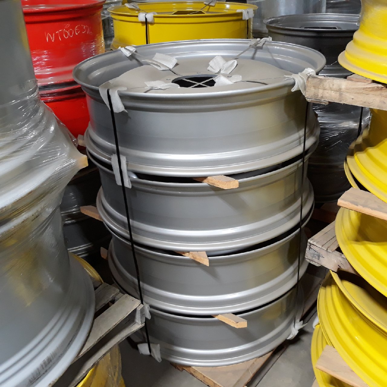 46''D x 12''W Bubble Disc Wheel T006701