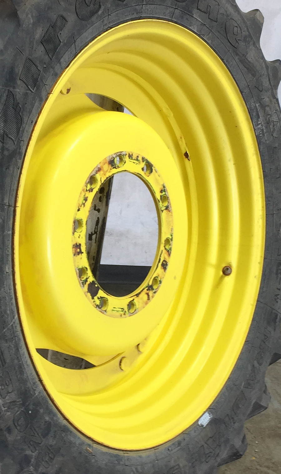 34''D x 10''W Stub Disc (groups of 2 bolts) Wheel WT008404RIM