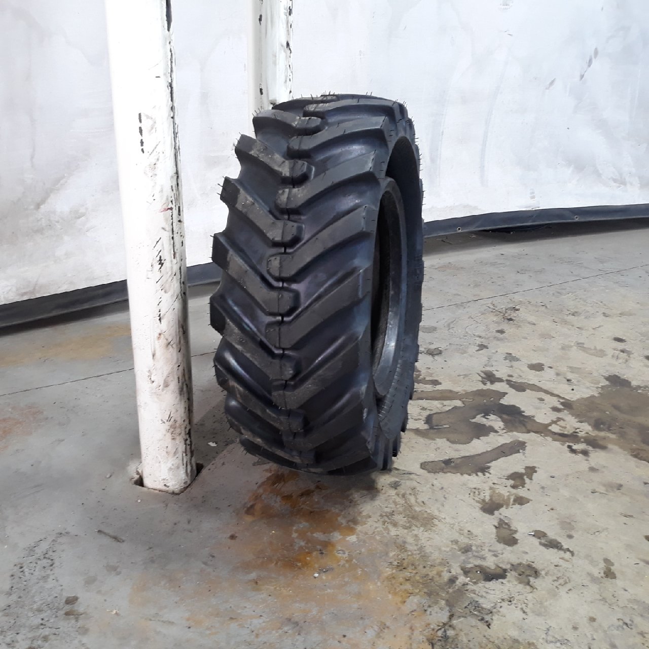 12/-16.5 Galileo SkidCup R-4 Tire 12CW16.5