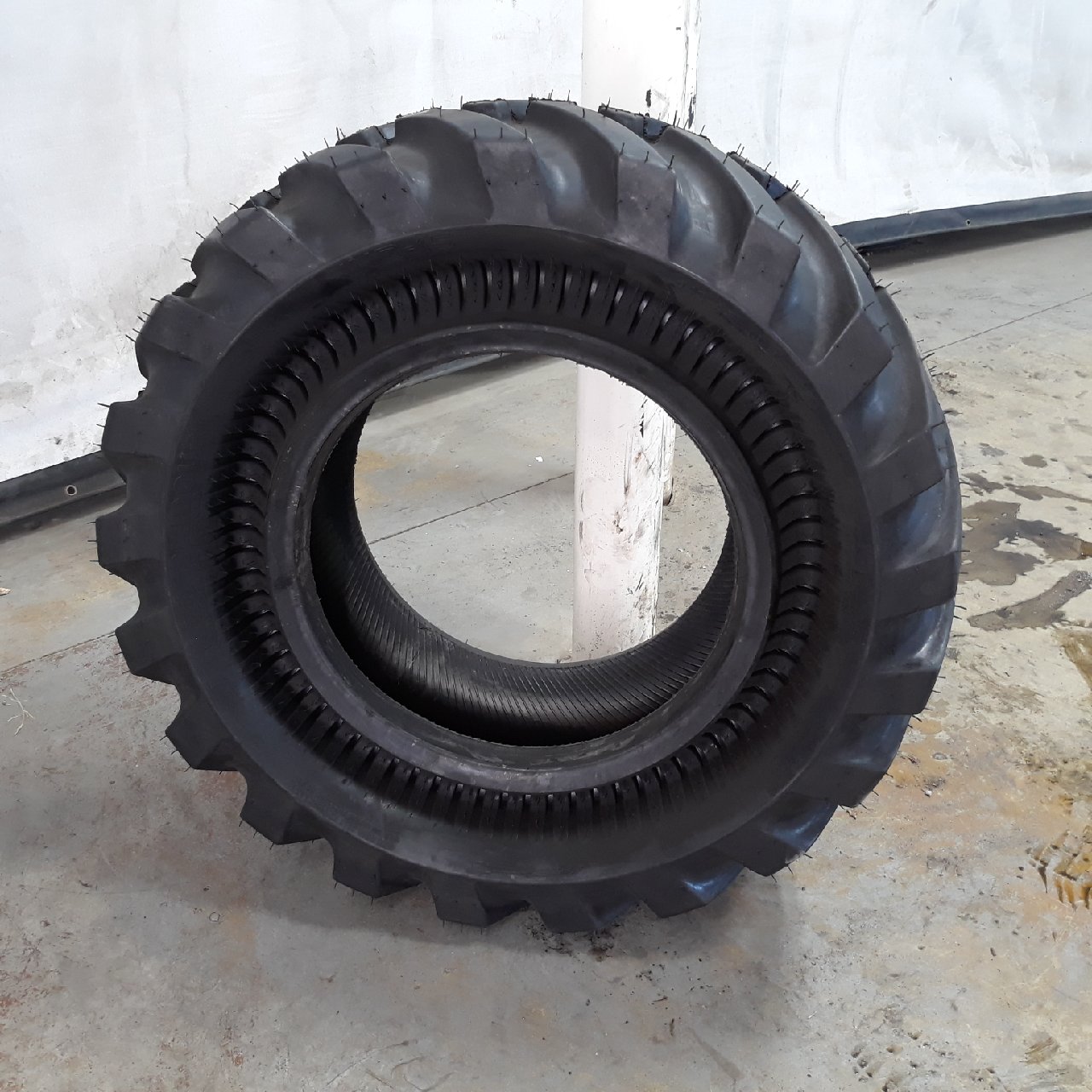 12/-16.5 Galileo SkidCup R-4 Tire 12CW16.5