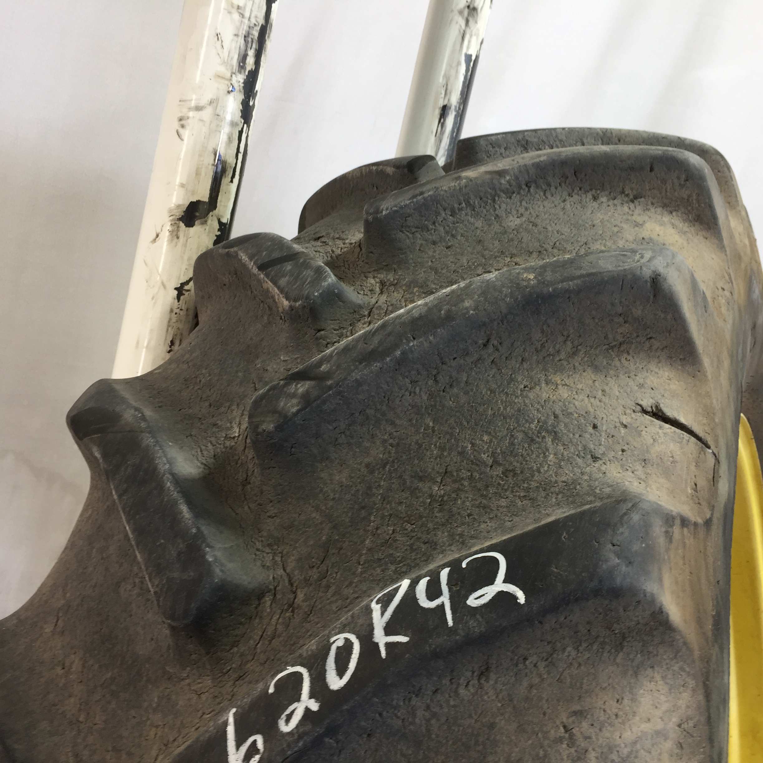 620/70R42 Goodyear Farm DT820 Super Traction R-1W Tire-Wheel Assembly T008408