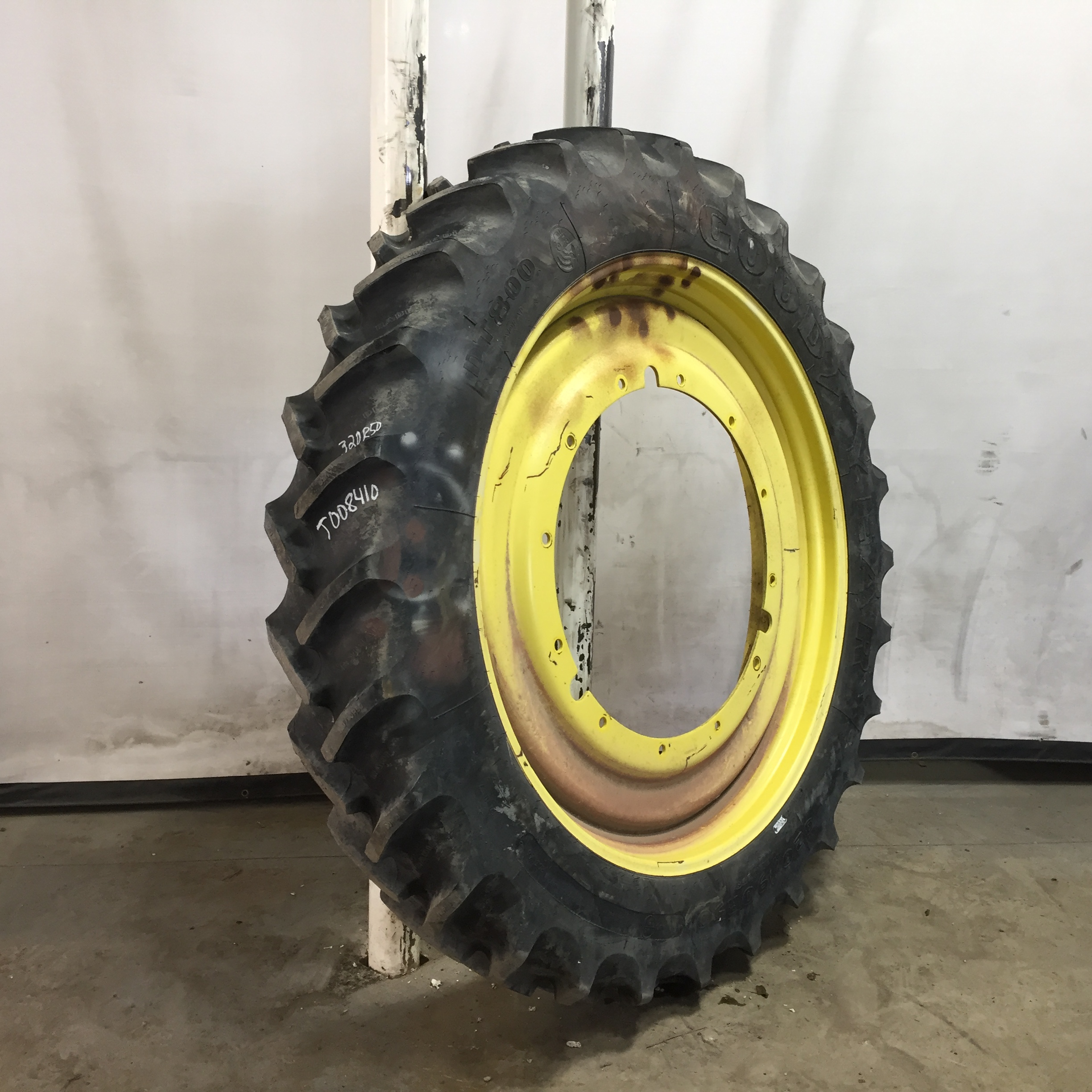 320/90R50 Goodyear Farm DT800 Optitrac R-1W Tire RT008410