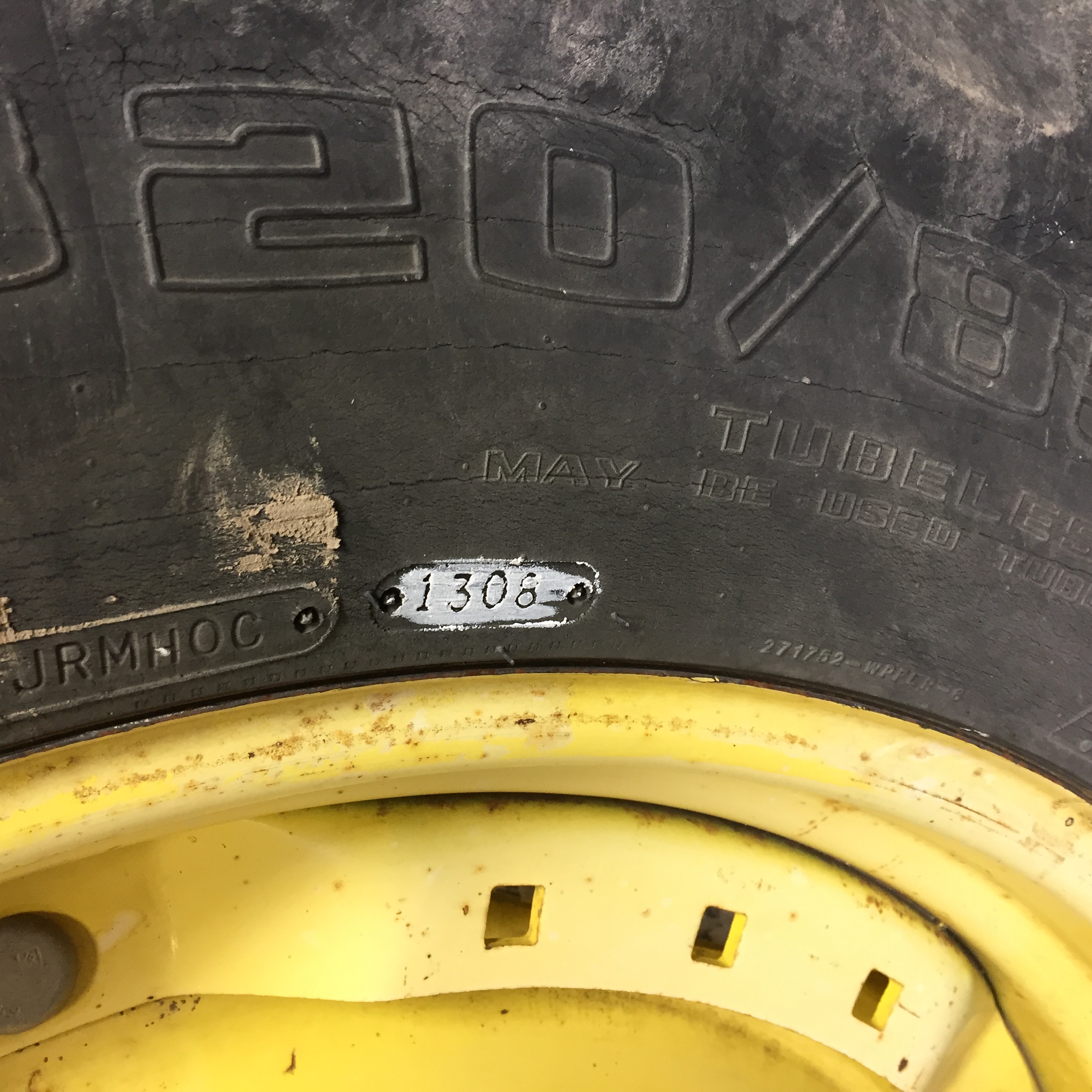 320/85R34 Goodyear Farm Dyna Torque Radial FWA R-1 Tire RT008414
