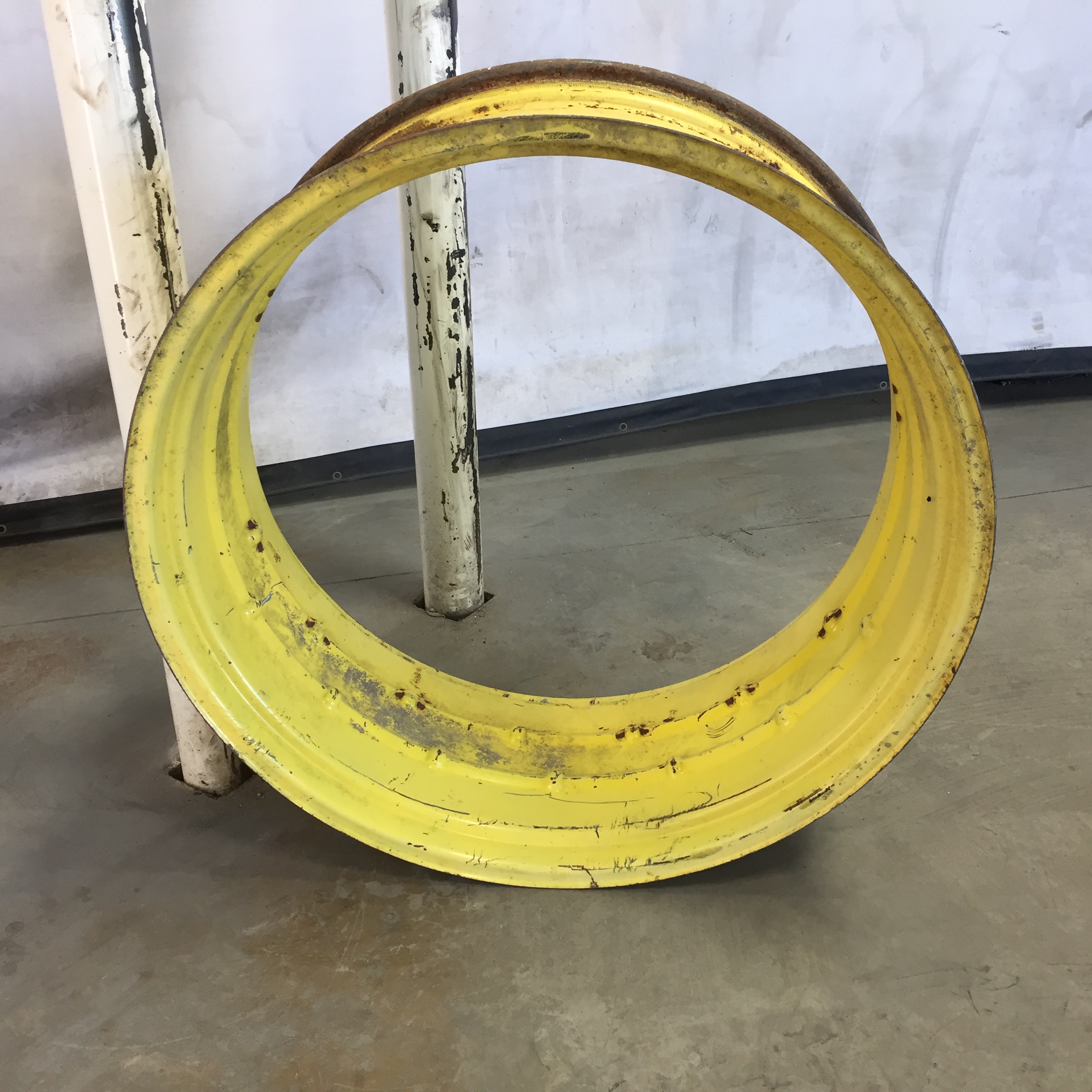 38''D x 16''W Double Bevel 38" Cast Wheel T008485