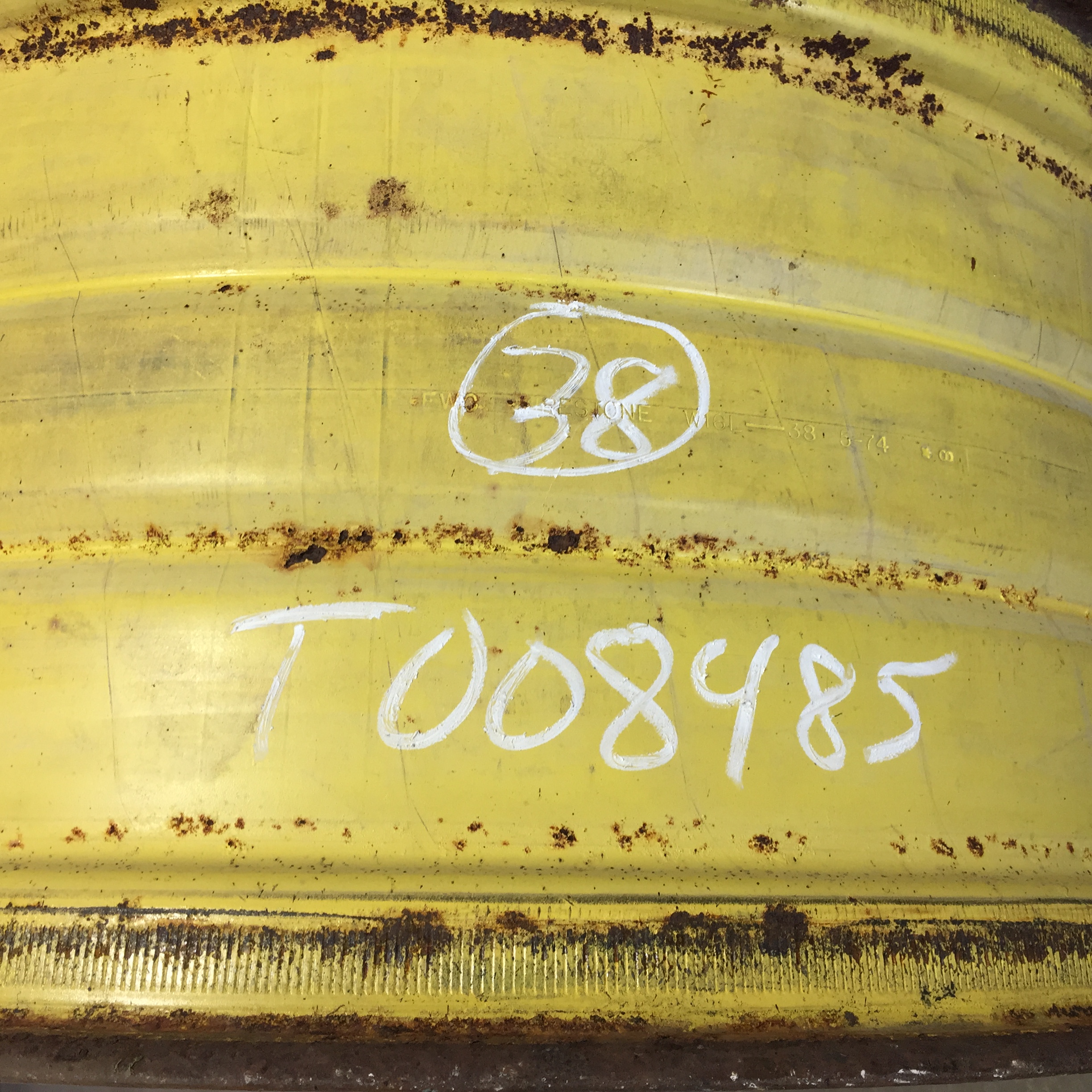 38''D x 16''W Double Bevel 38" Cast Wheel T008485