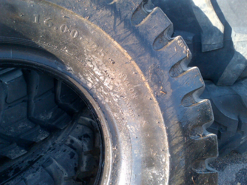 16.00/-25 United E-3 Tire 002425-Z