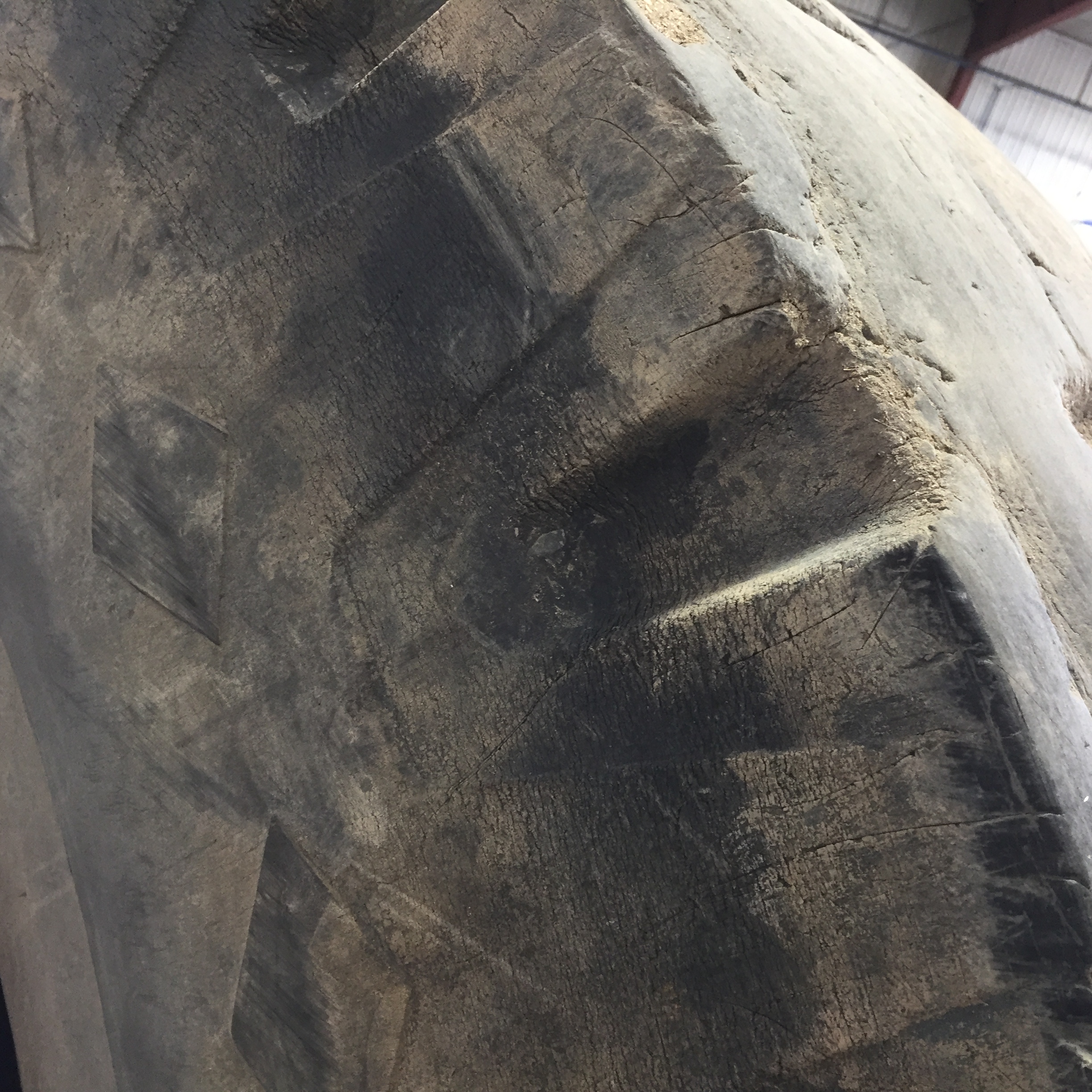 26.5/-25 Goodyear SXT D/L L-5 Tire T008492