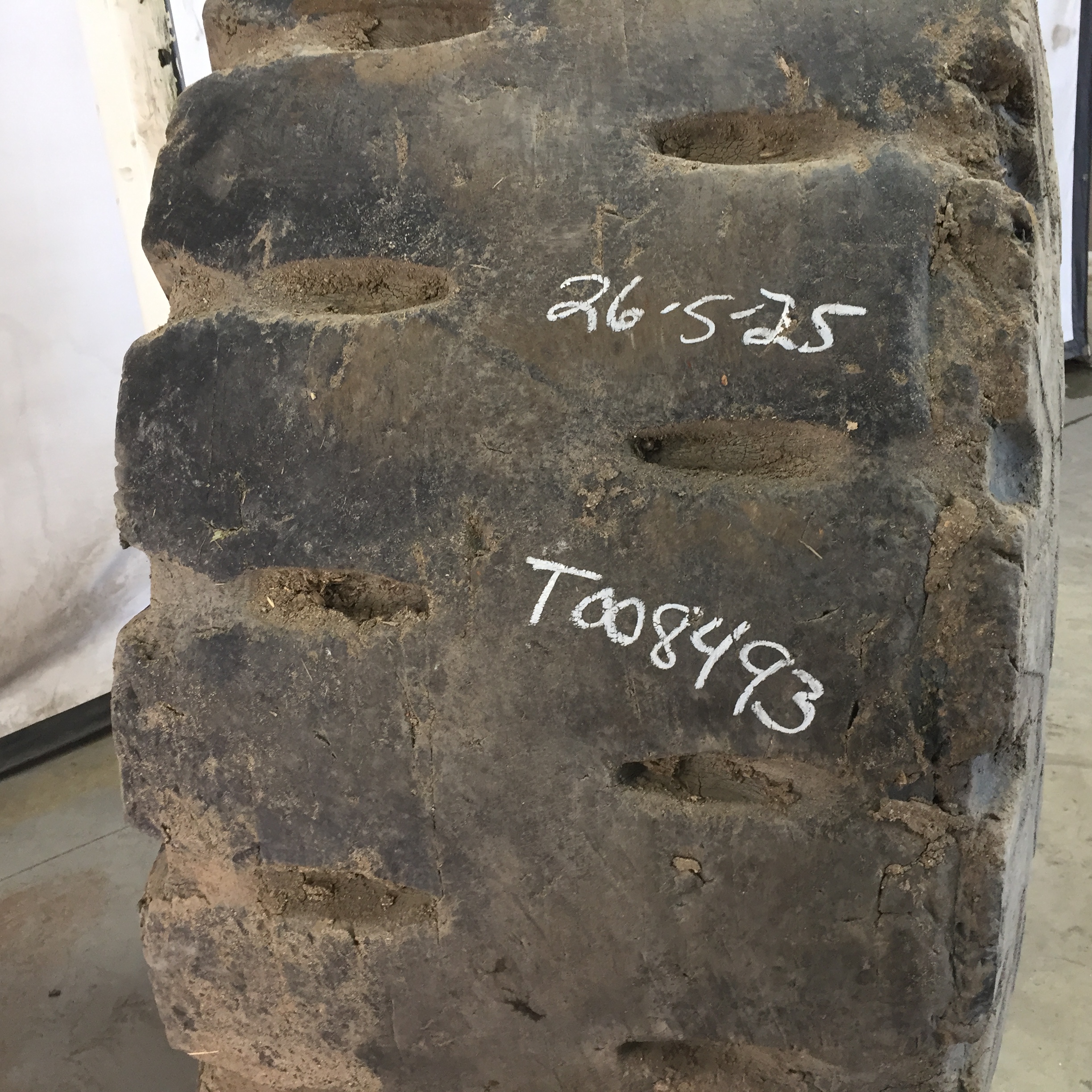 26.5/-25 Goodyear SXT D/L L-5 Tire T008493
