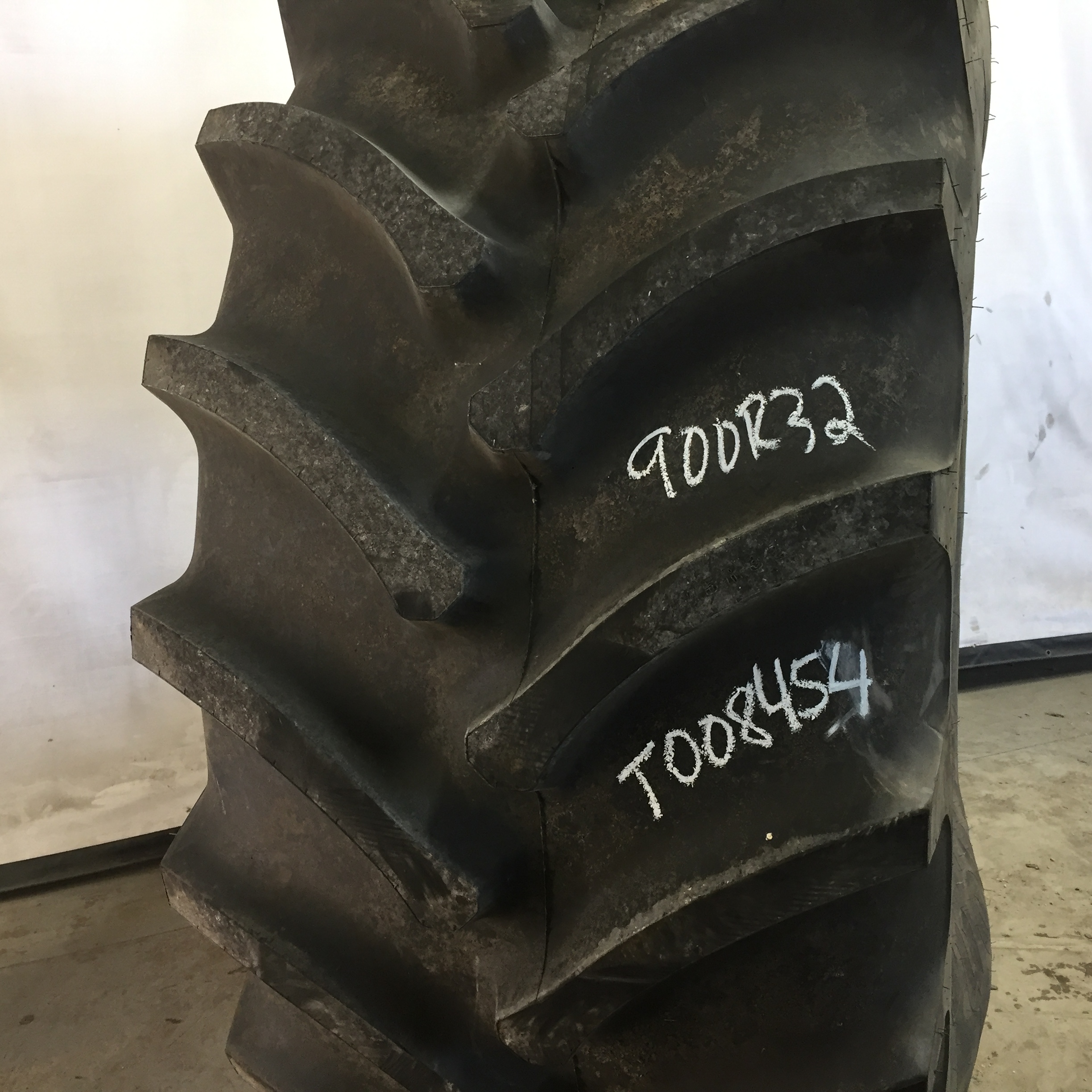 900/75R32 Firestone Radial All Traction DT R-1W Tire T008454