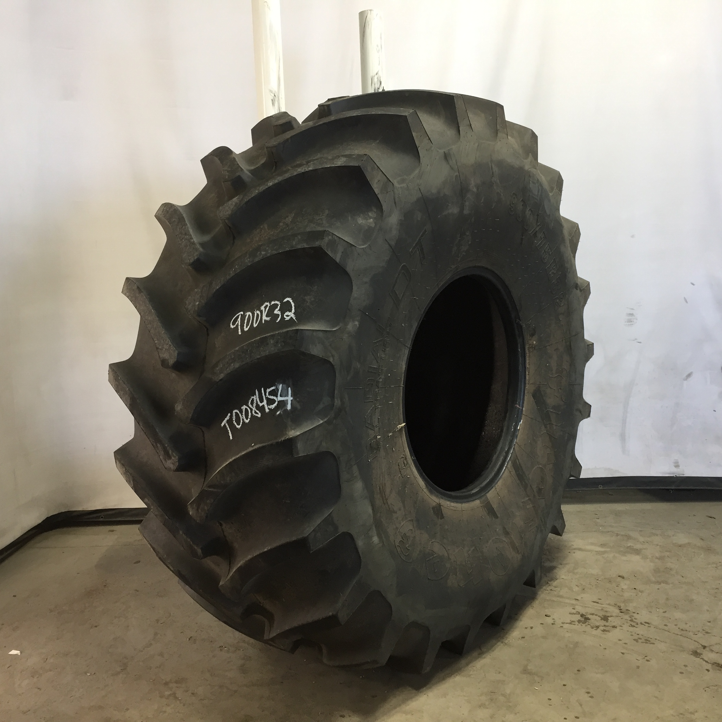 900/75R32 Firestone Radial All Traction DT R-1W Tire T008454