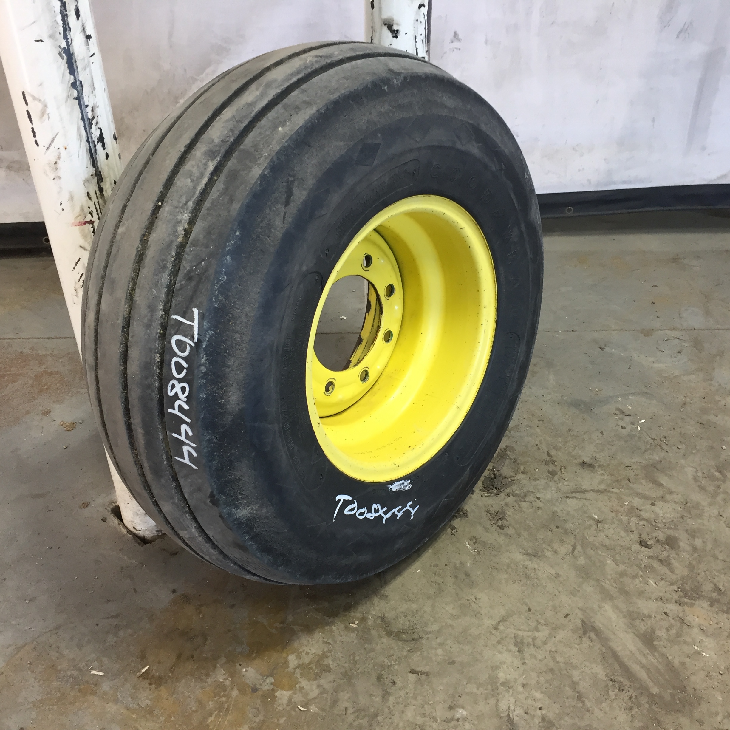 12.5/L-15 Goodyear Farm FI Highway Service II I-1 Tire RT008444