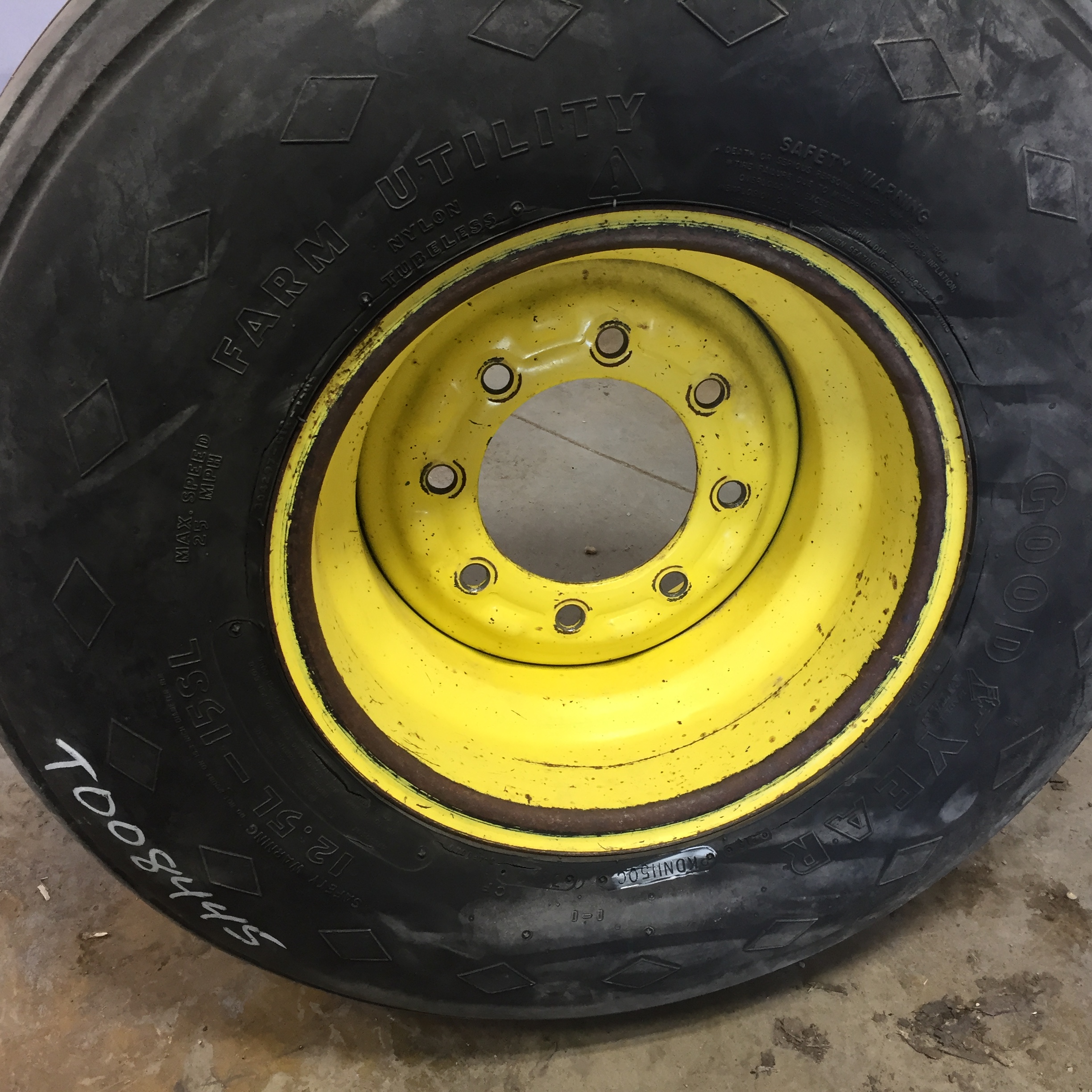 12.5/L-15 Goodyear Farm Utility SL I-1 Tire-Wheel Assembly T008445