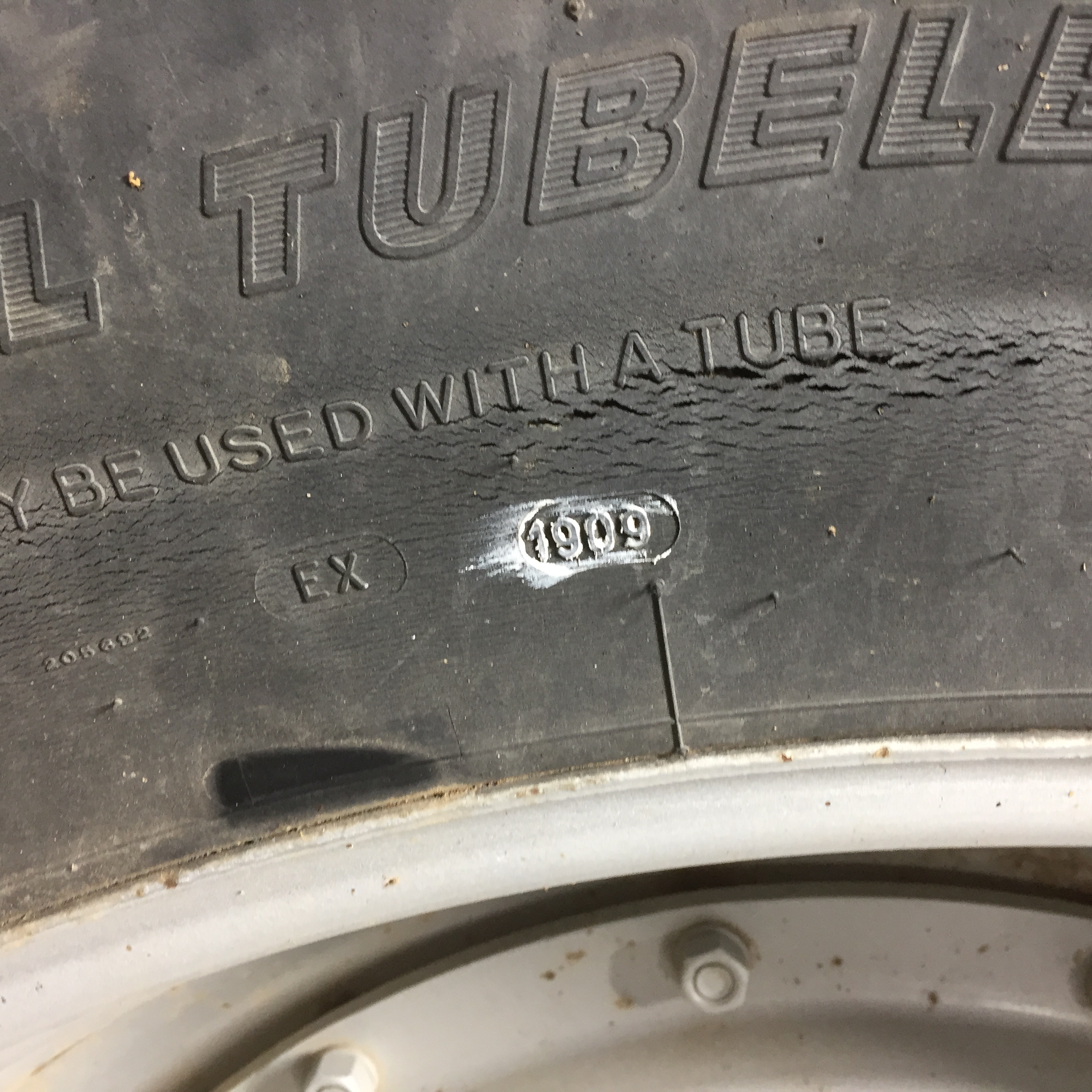 480/80R42 Michelin AgriBib R-1W Tire RT008455