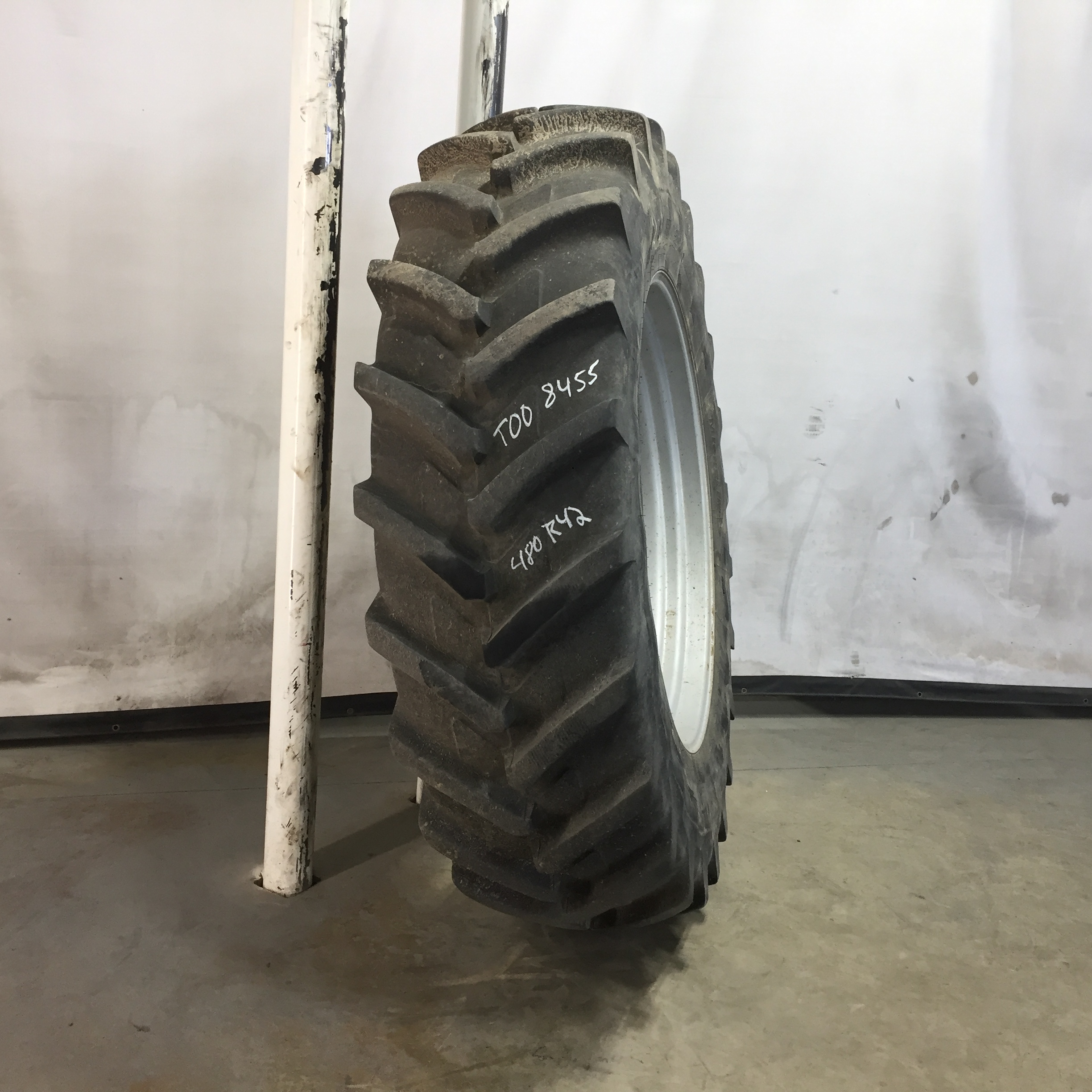 480/80R42 Michelin AgriBib R-1W Tire RT008455