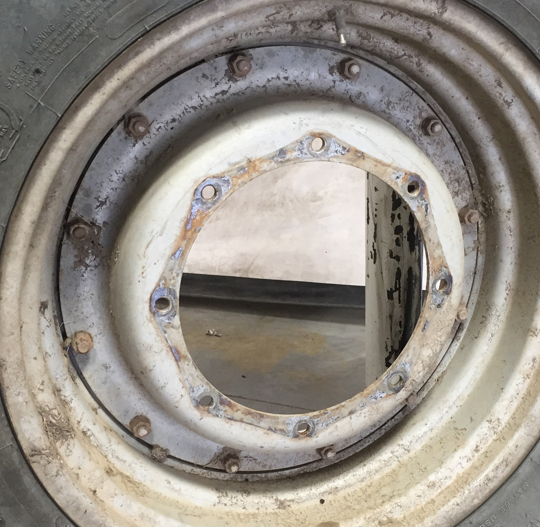 30'' Stub Disc Rim Center WT008458CTR