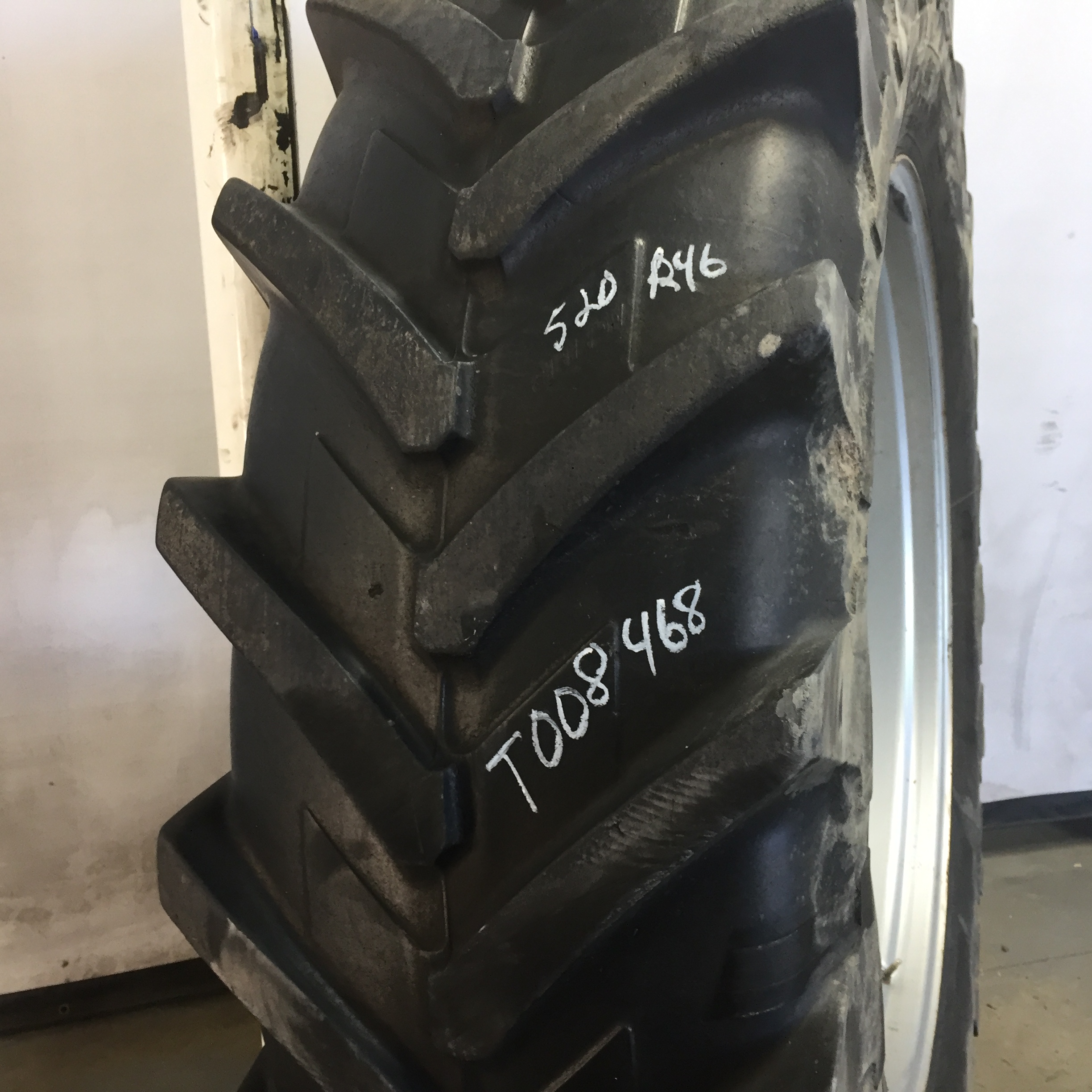 520/85R46 Firestone Radial All Traction DT R-1W Tire RT008468