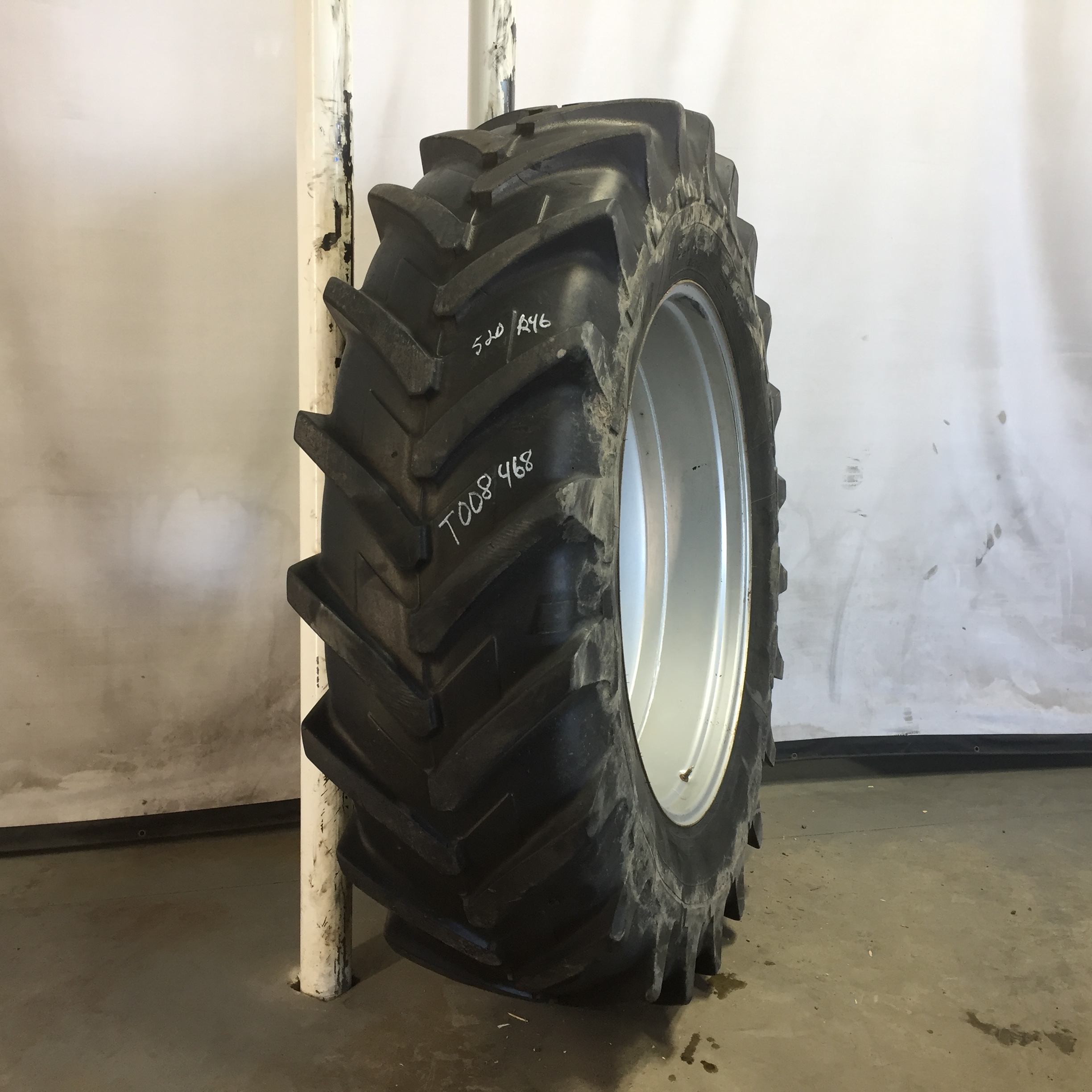 520/85R46 Firestone Radial All Traction DT R-1W Tire RT008468