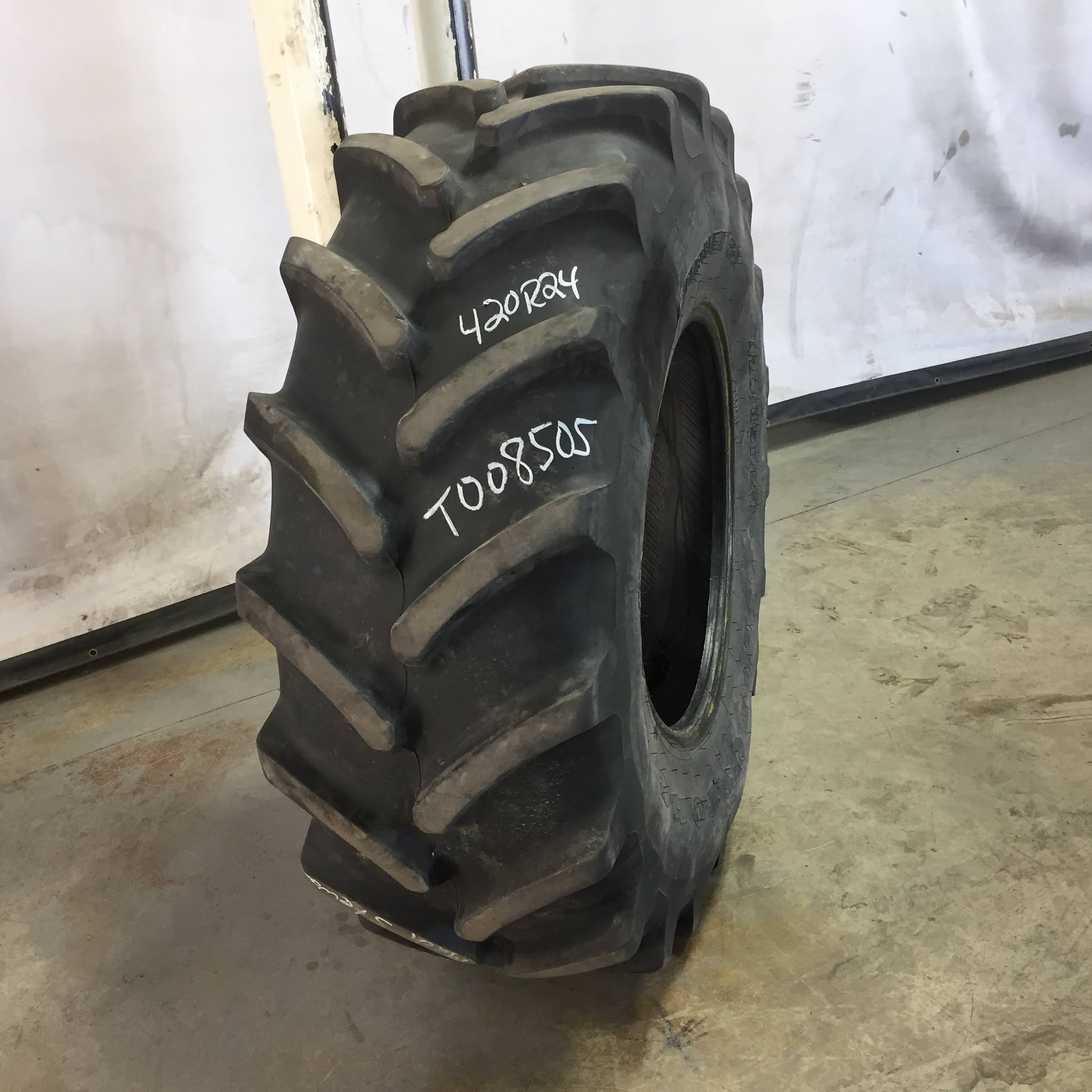 420/85R24 Firestone Performer 85 R-1W Tire T008505