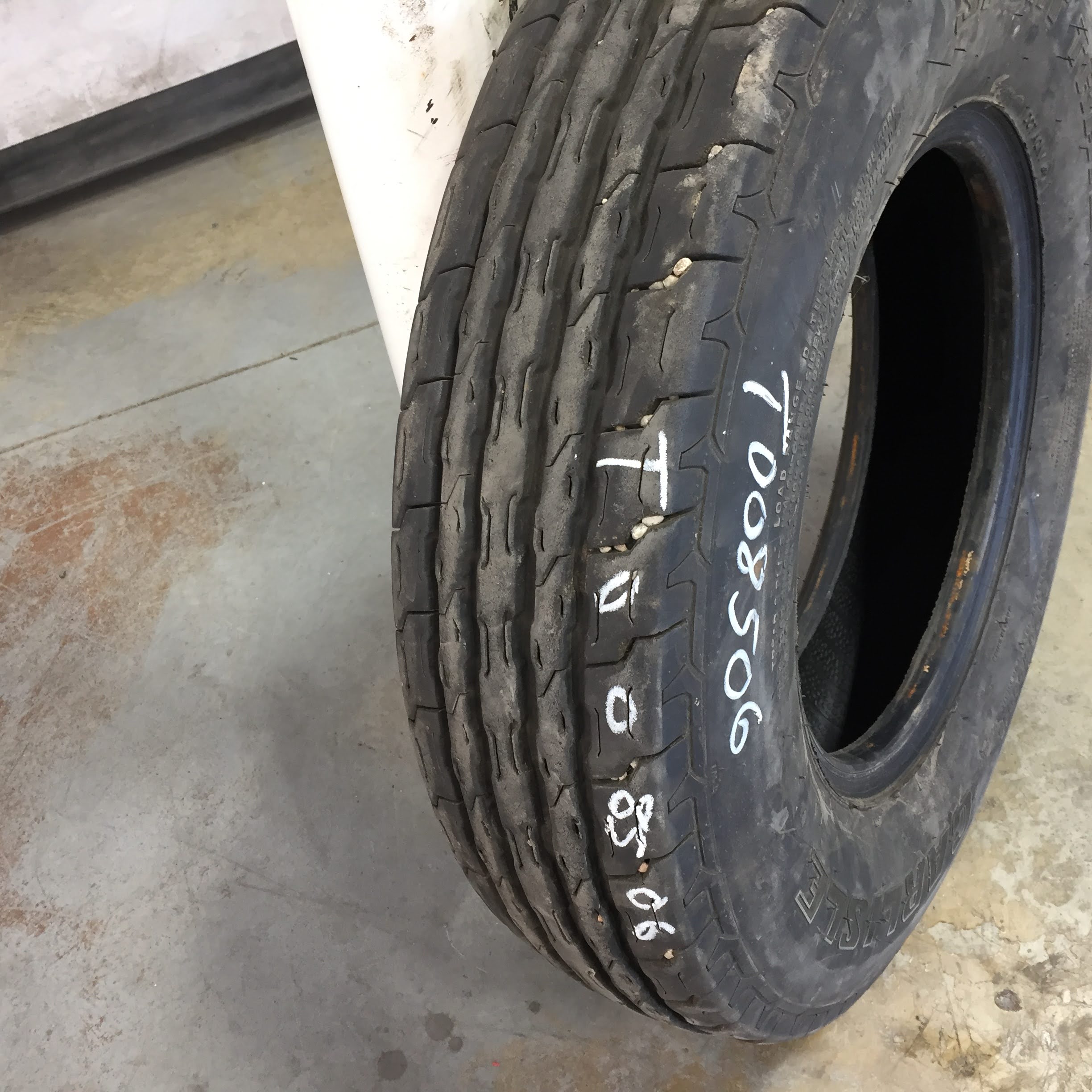 205/90-15 Carlisle Sport Trail ST Tire T008506