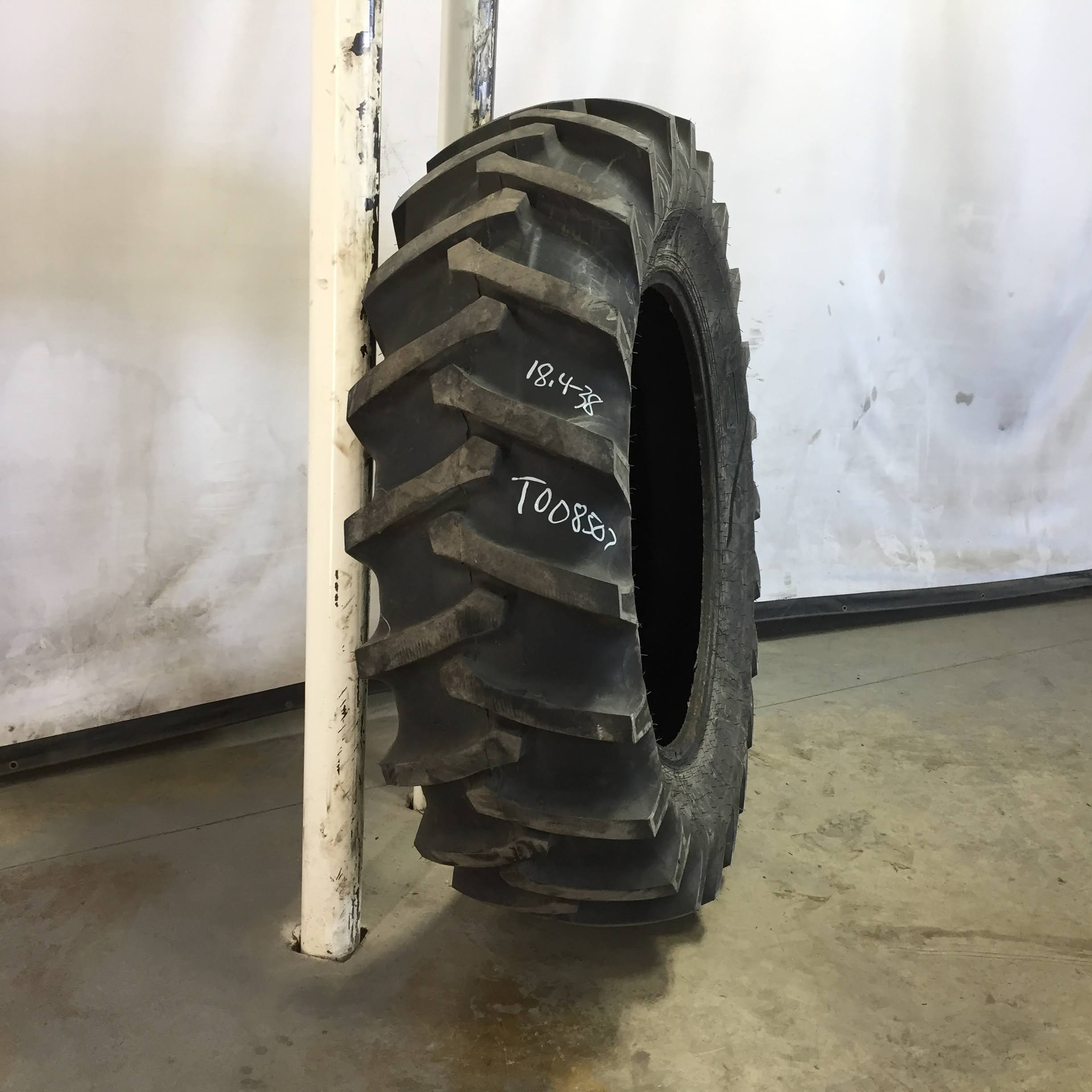 18.4/-38 Alliance 347 Bias R-1 Tire T008507