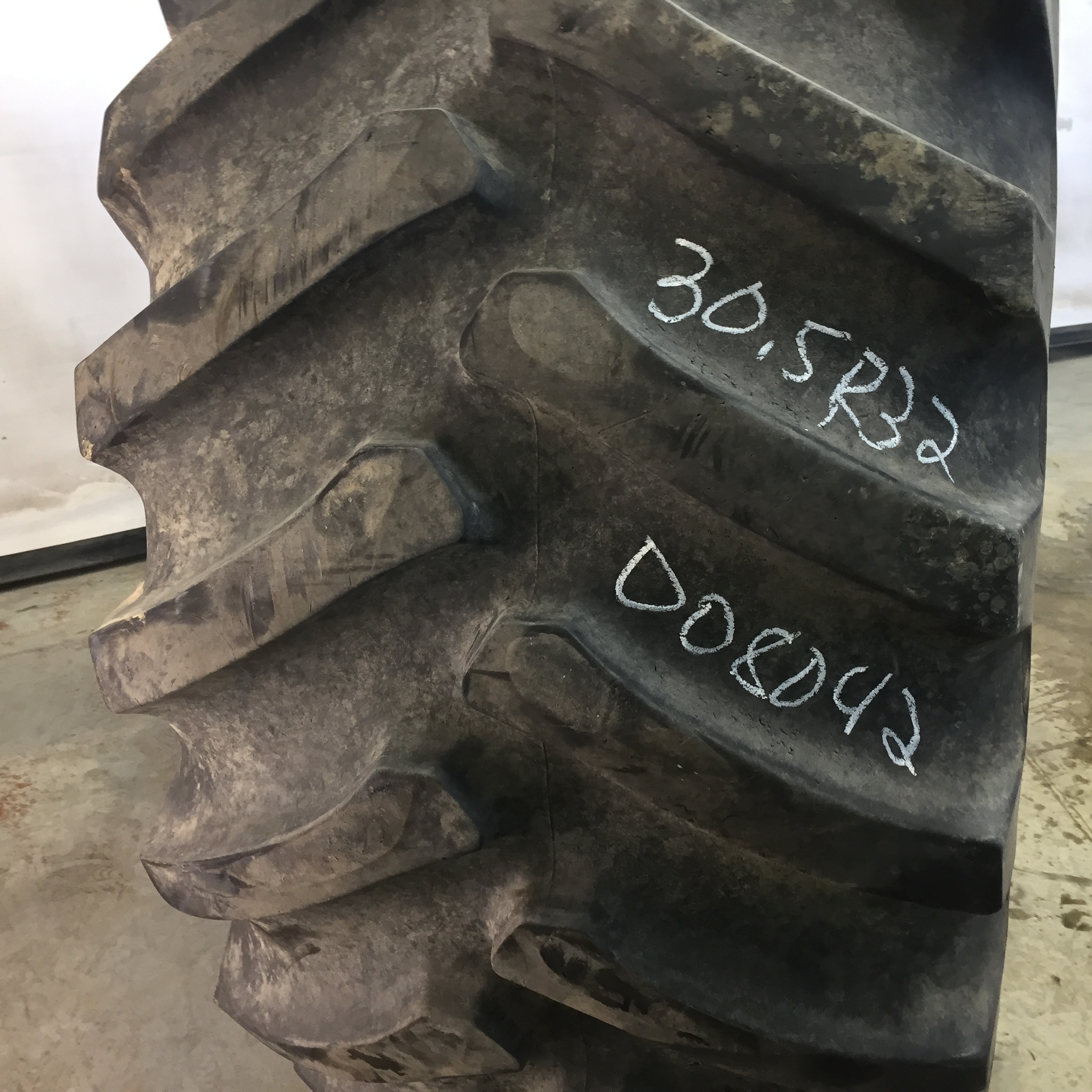 30.5/LR32 Firestone Radial All Traction 23 R-1 Tire 008042