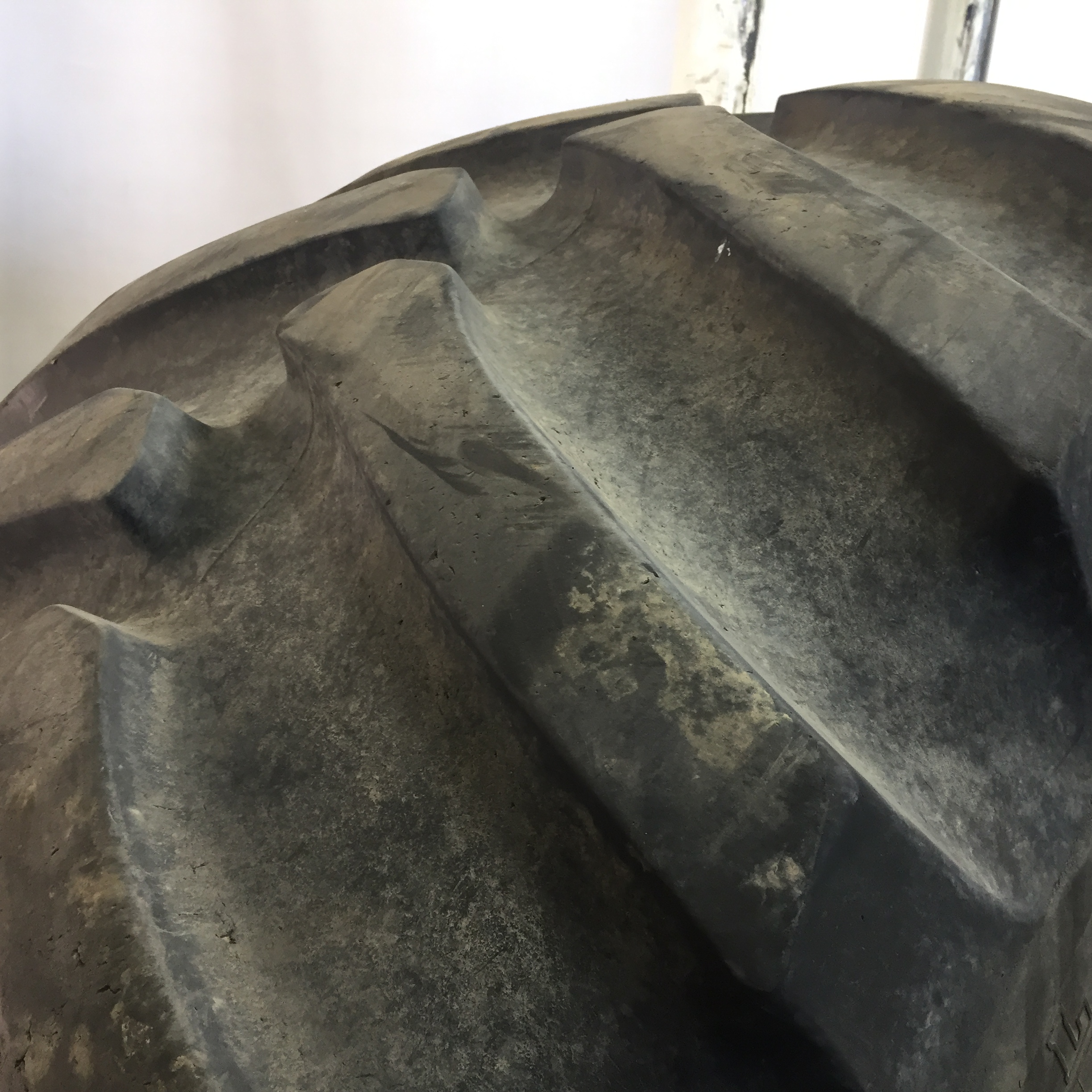 30.5/LR32 Firestone Radial All Traction 23 R-1 Tire 008042