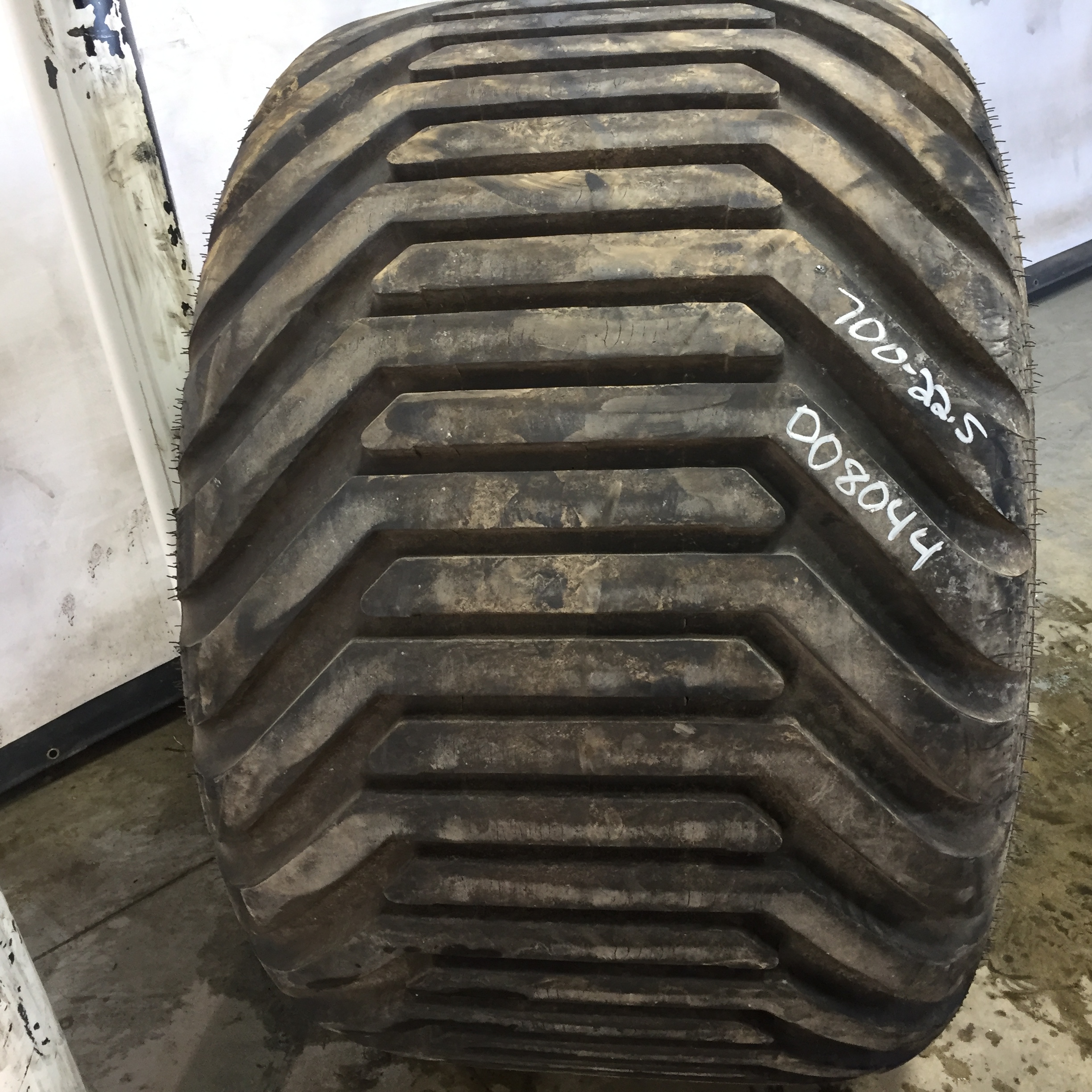 700/50-22.5 Alliance 328 Flotation IMP I-3 Tire 008044