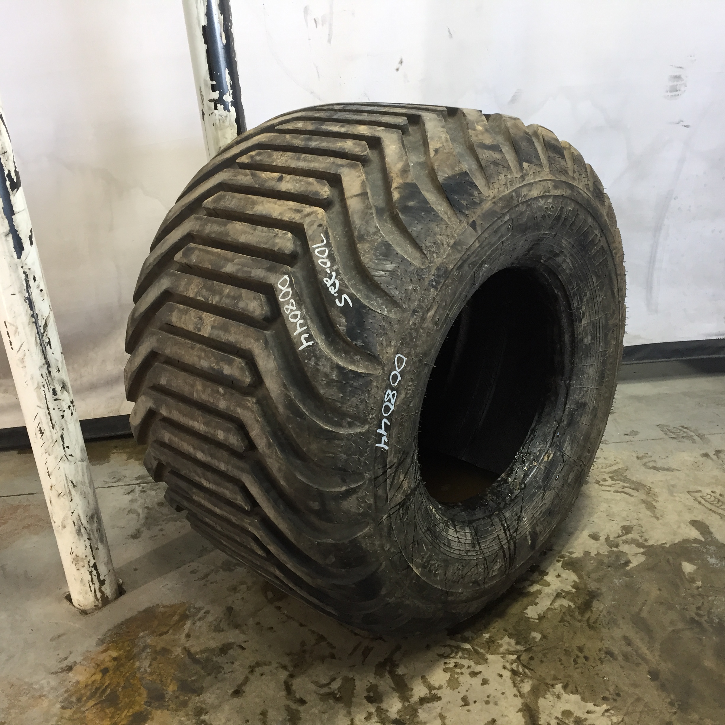 700/50-22.5 Alliance 328 Flotation IMP I-3 Tire 008044