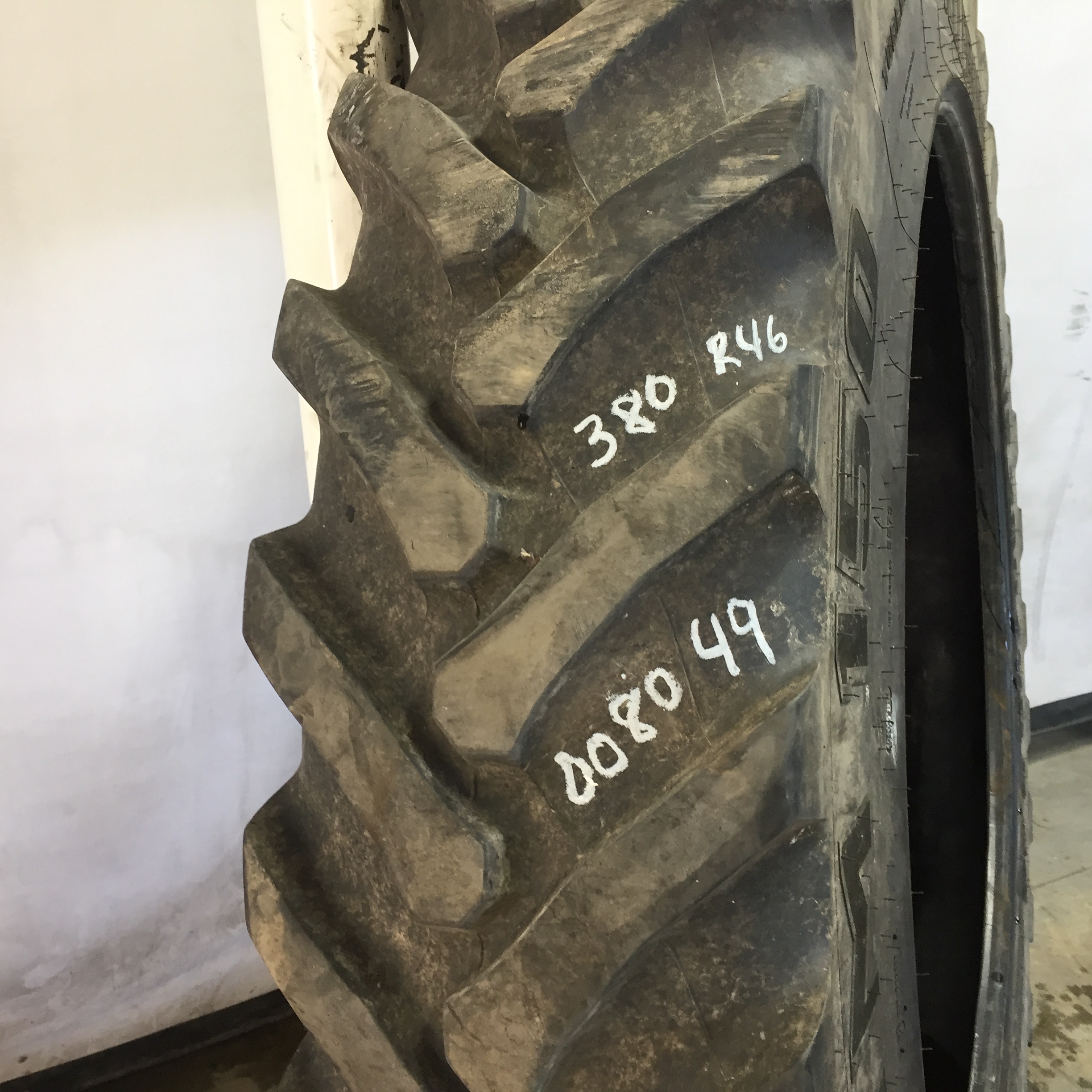 380/90R46 Trelleborg TM150 Row Crop Tire R-1 Tire 008049