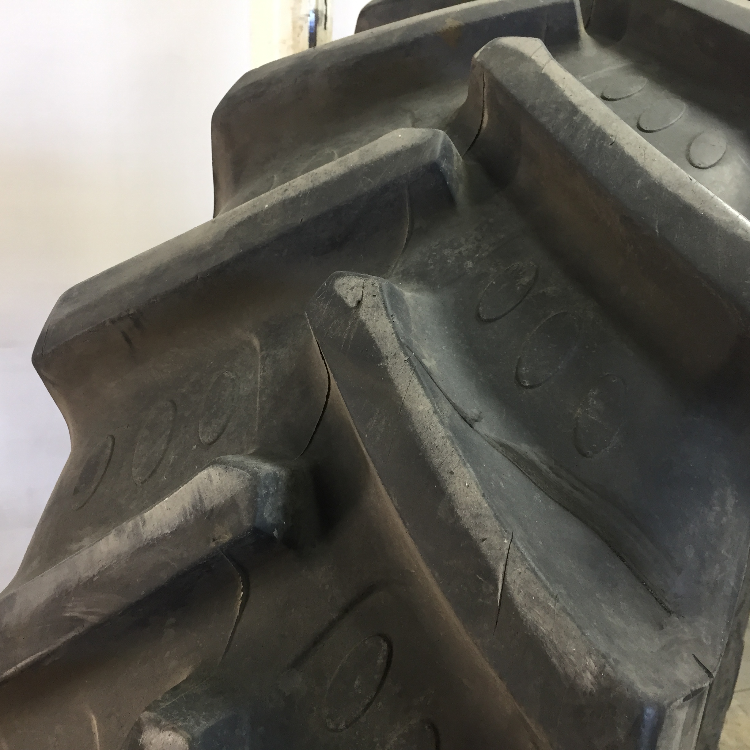 480/80R42 BKT Tires Agrimax RT 855 R-1W Tire 008055