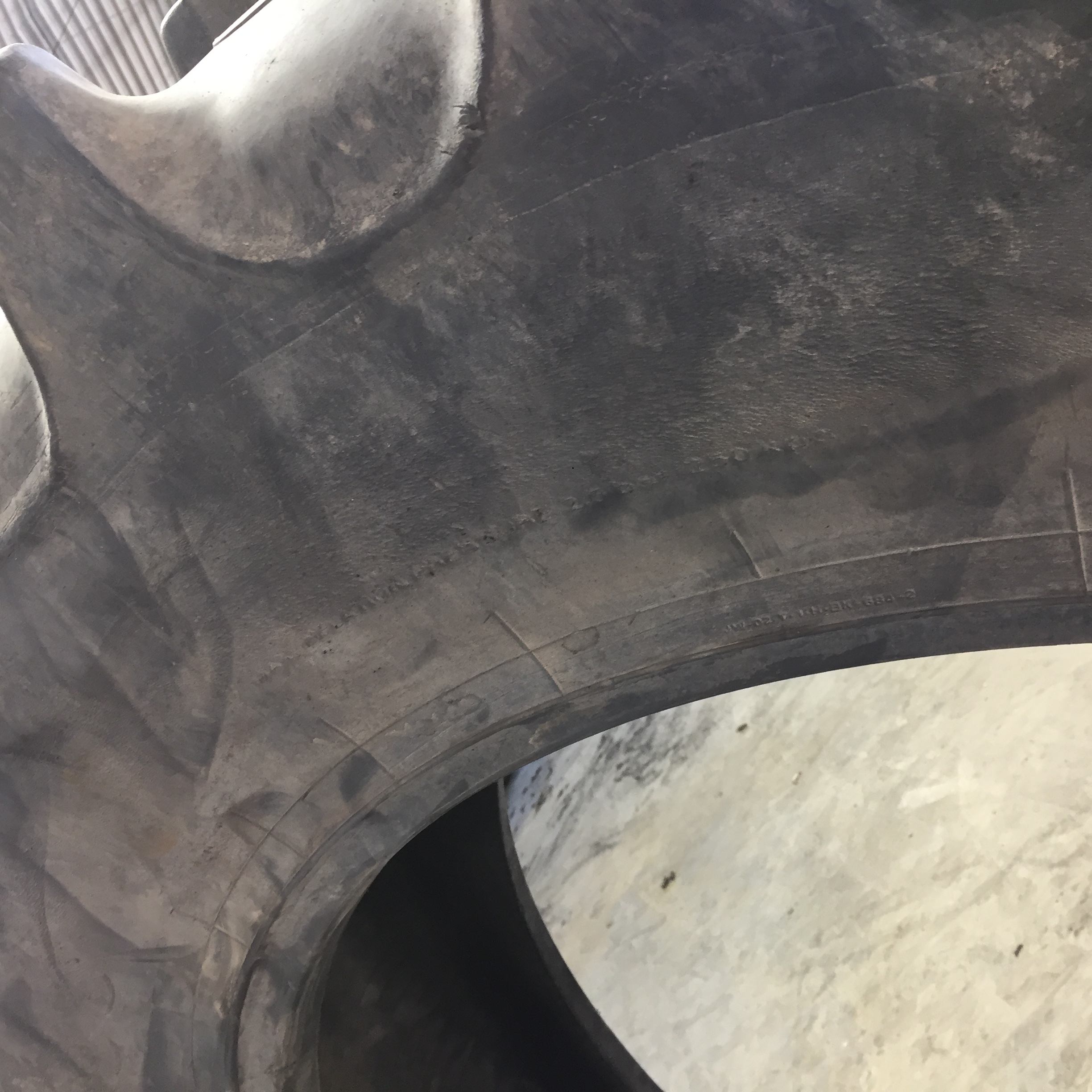 480/80R42 BKT Tires Agrimax RT 855 R-1W Tire 008055