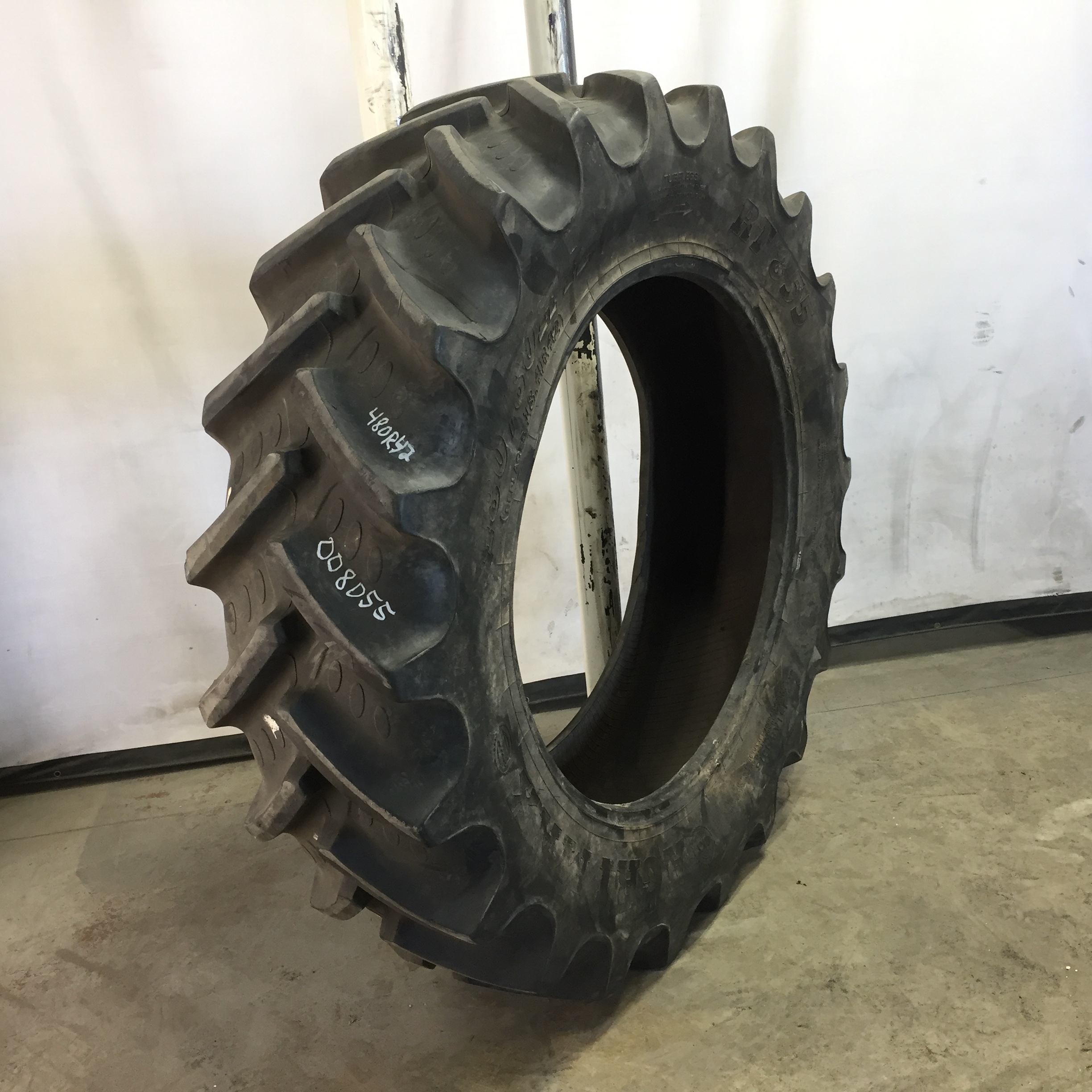 480/80R42 BKT Tires Agrimax RT 855 R-1W Tire 008055