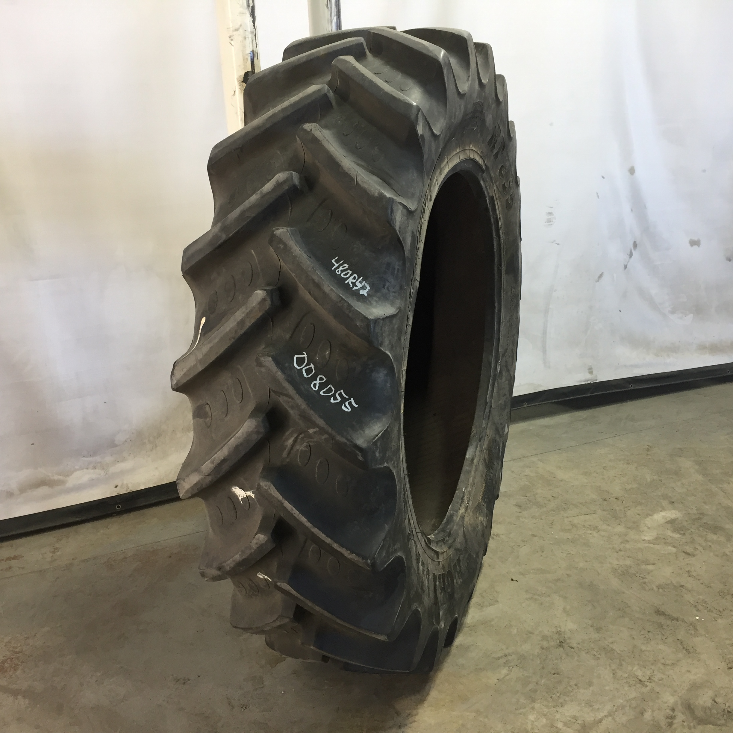 480/80R42 BKT Tires Agrimax RT 855 R-1W Tire 008055