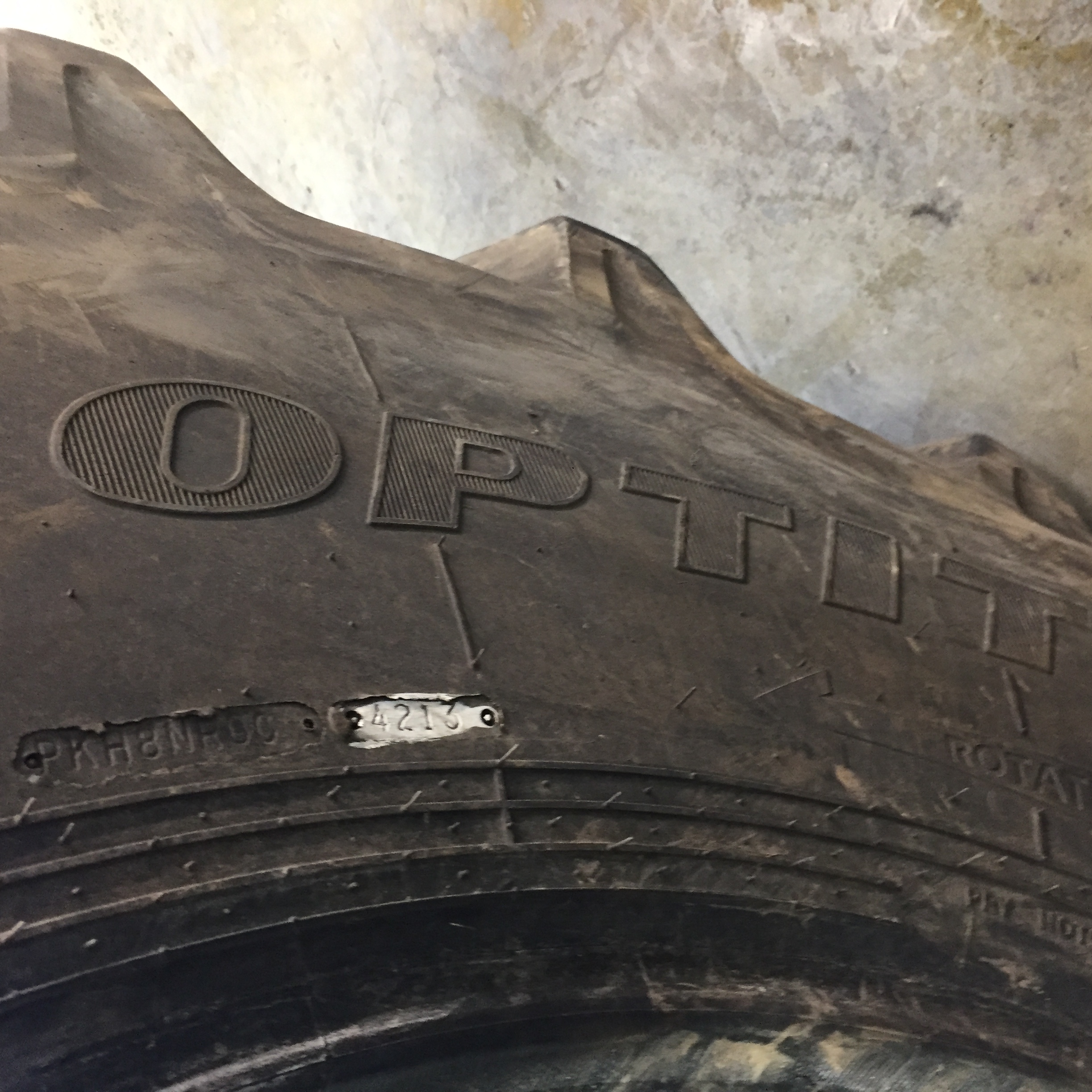 650/85R38 Goodyear Farm DT824 Optitrac R-1W Tire 008060