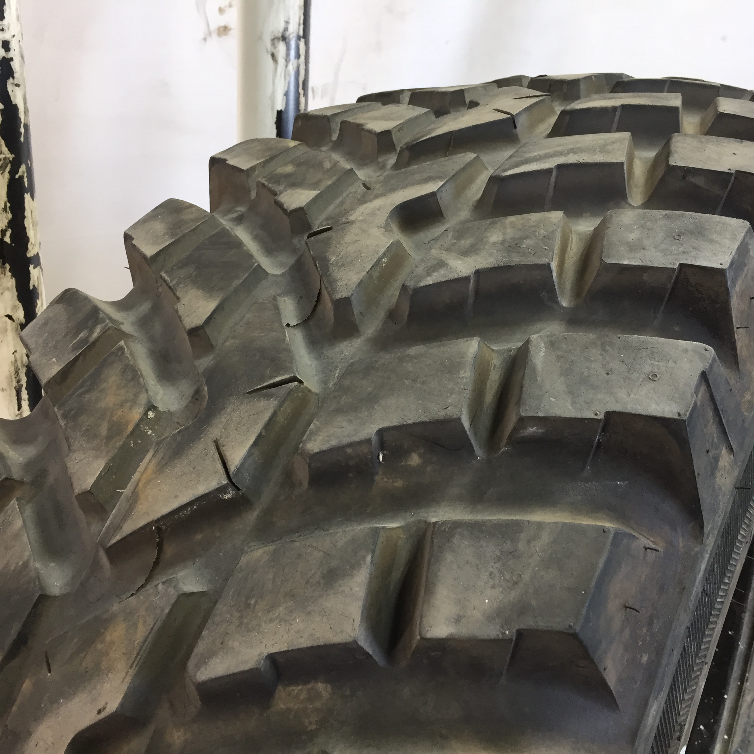 480/80R30 Nokian TRI 2 R-1 Tire 008061
