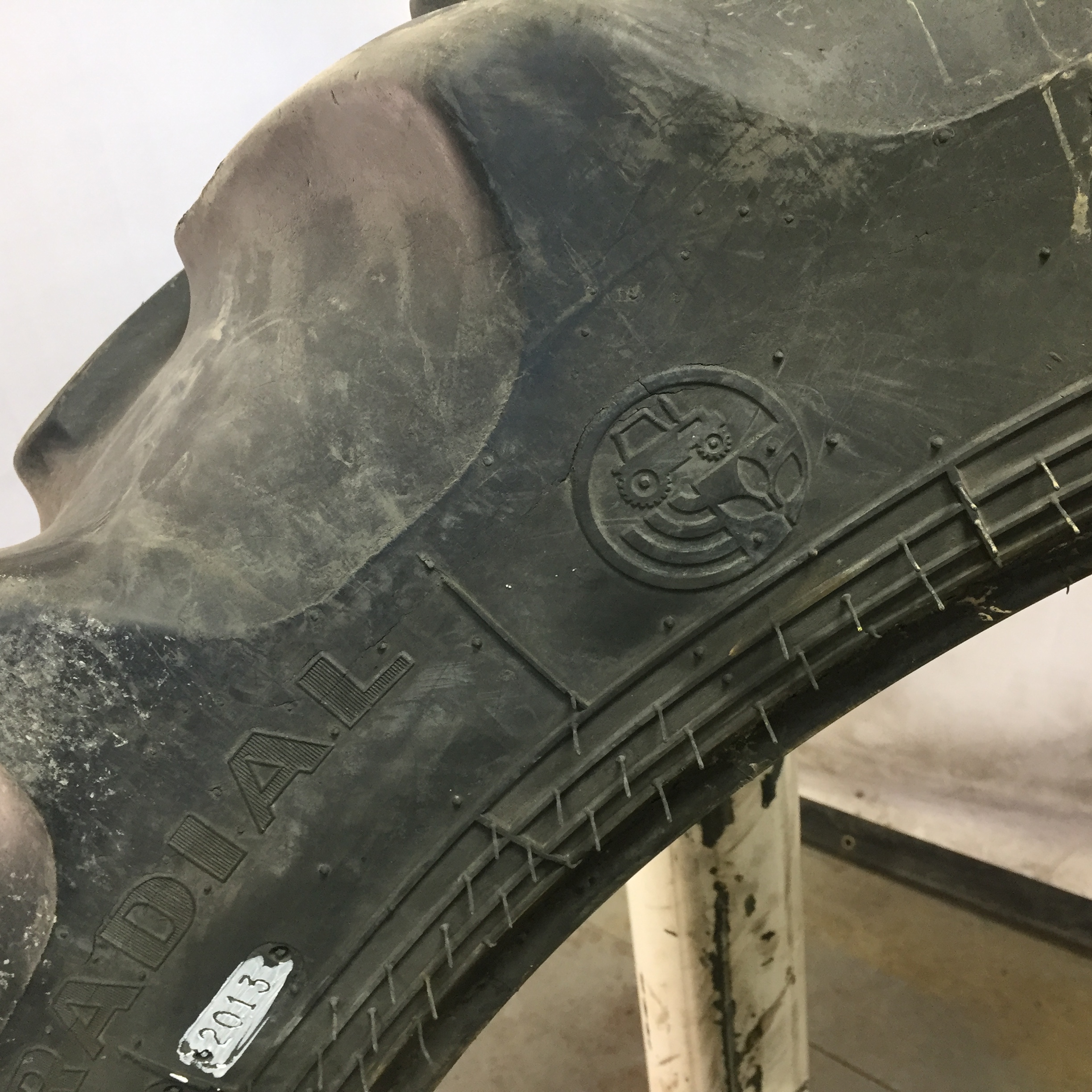 320/80R42 Goodyear Farm DT800 Super Traction R-1W Tire 008070