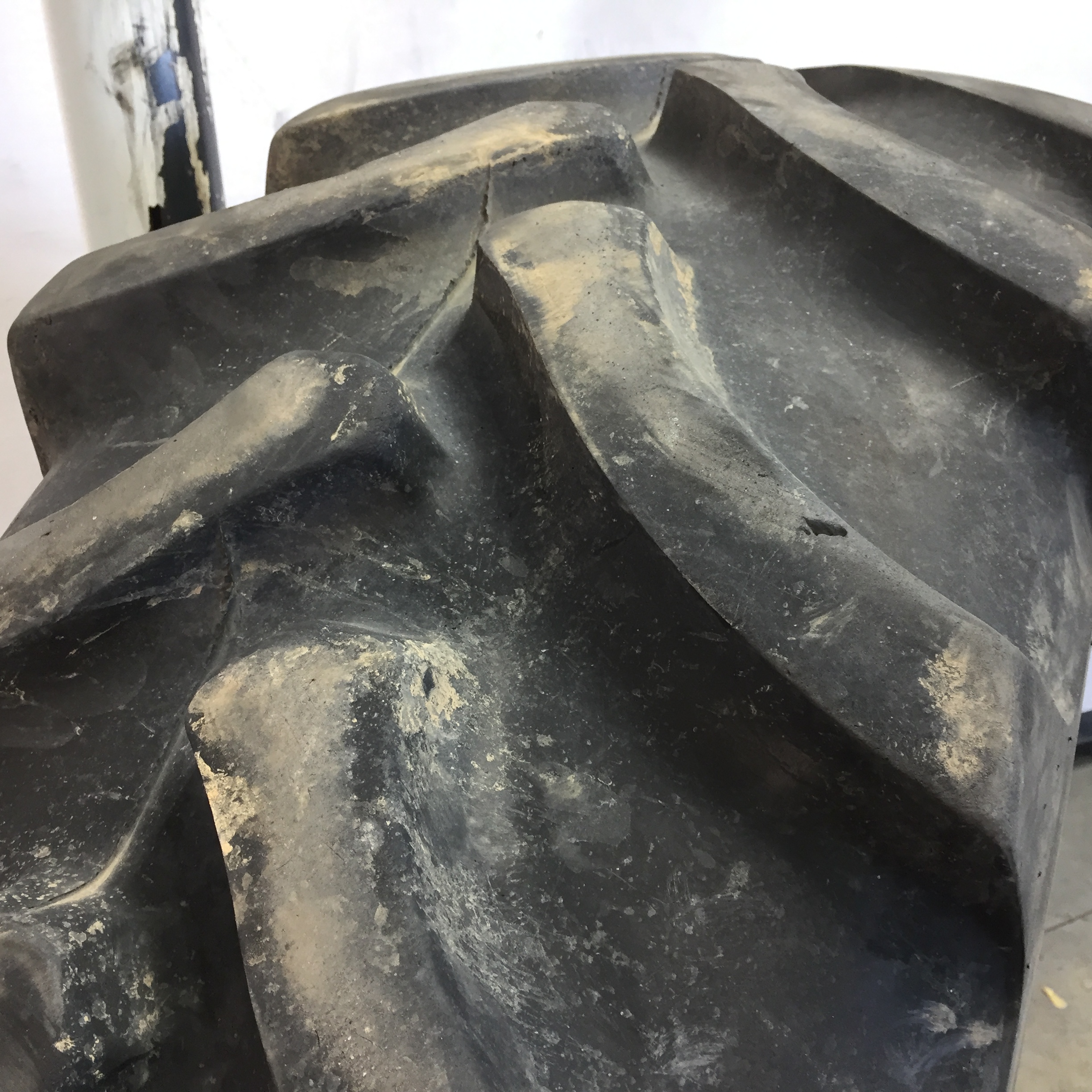 480/80R30 Firestone Radial All Traction DT R-1W Tire 008074