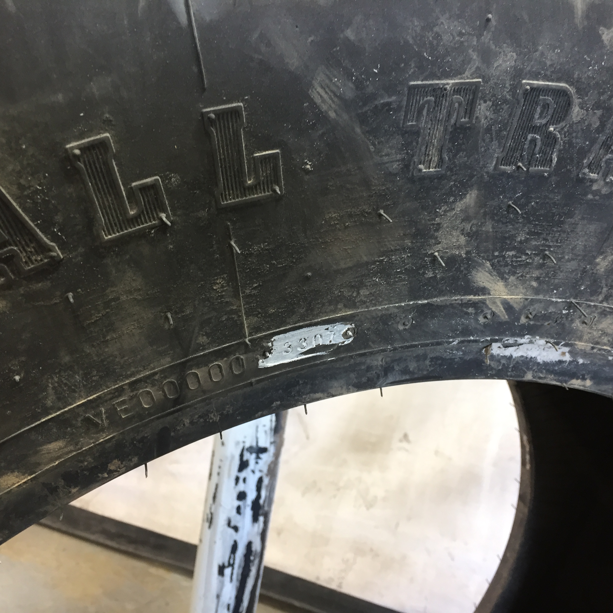 480/80R30 Firestone Radial All Traction DT R-1W Tire 008074