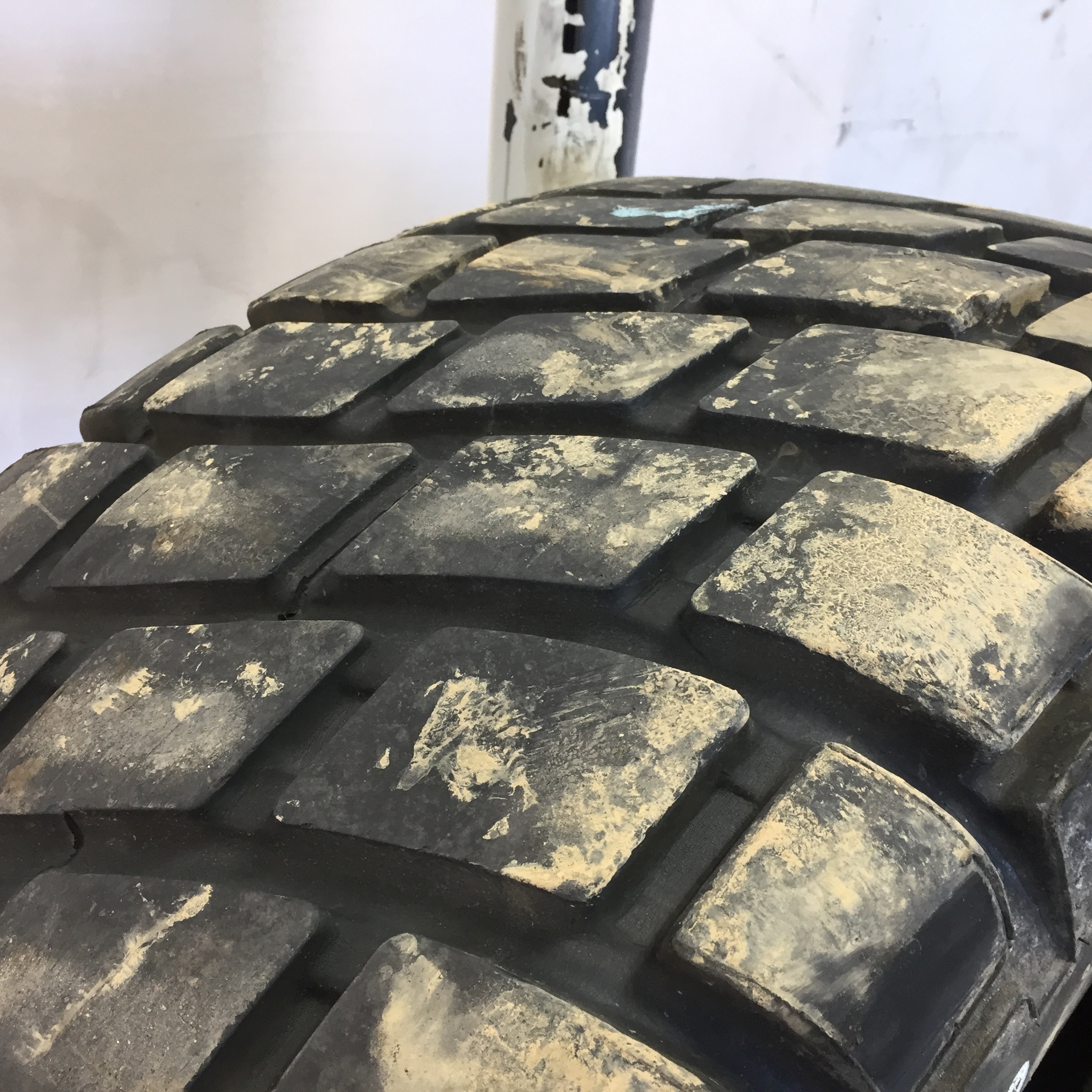 16.9/-24 Titan Farm Torc Trac R-3 Tire 008077