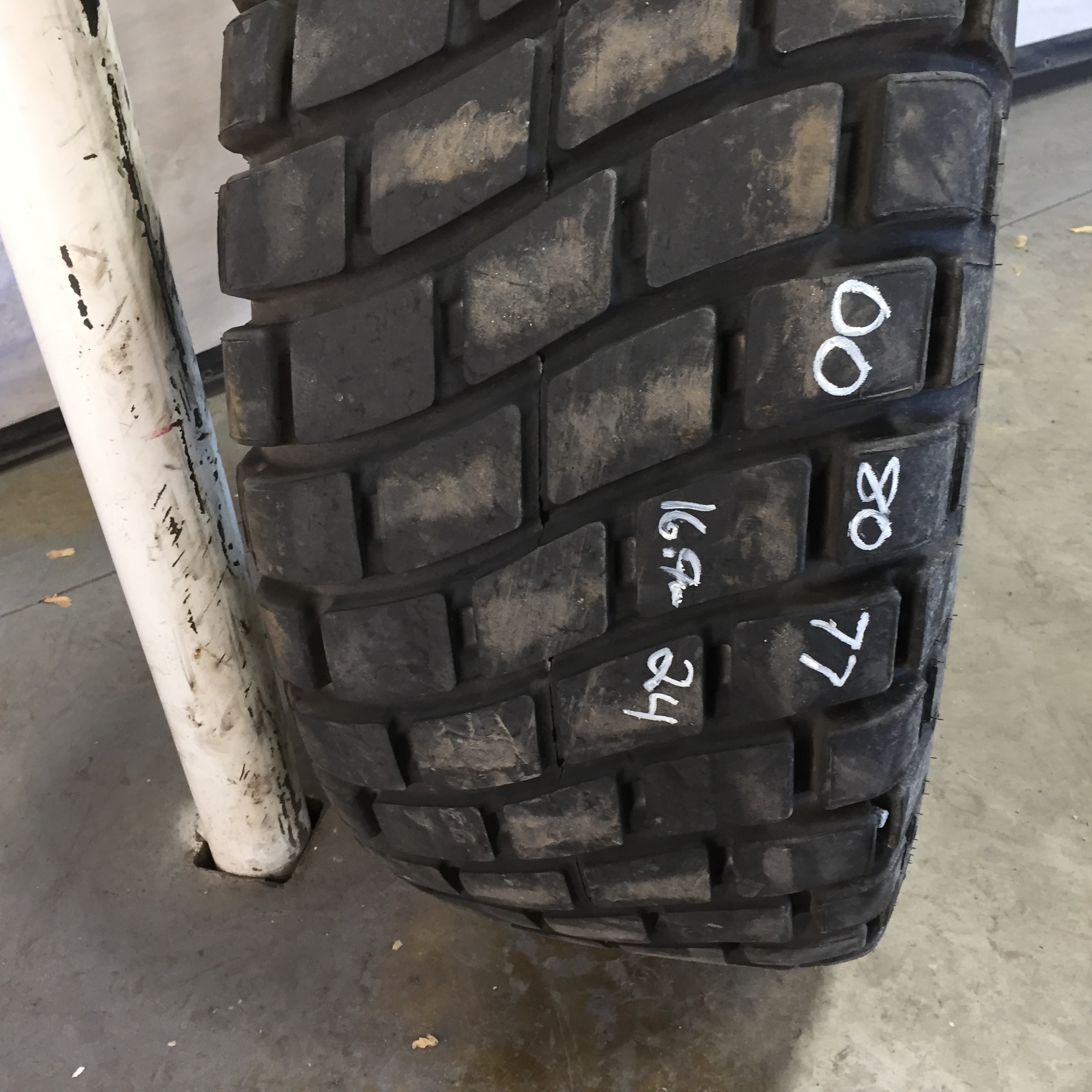 16.9/-24 Titan Farm Torc Trac R-3 Tire 008077