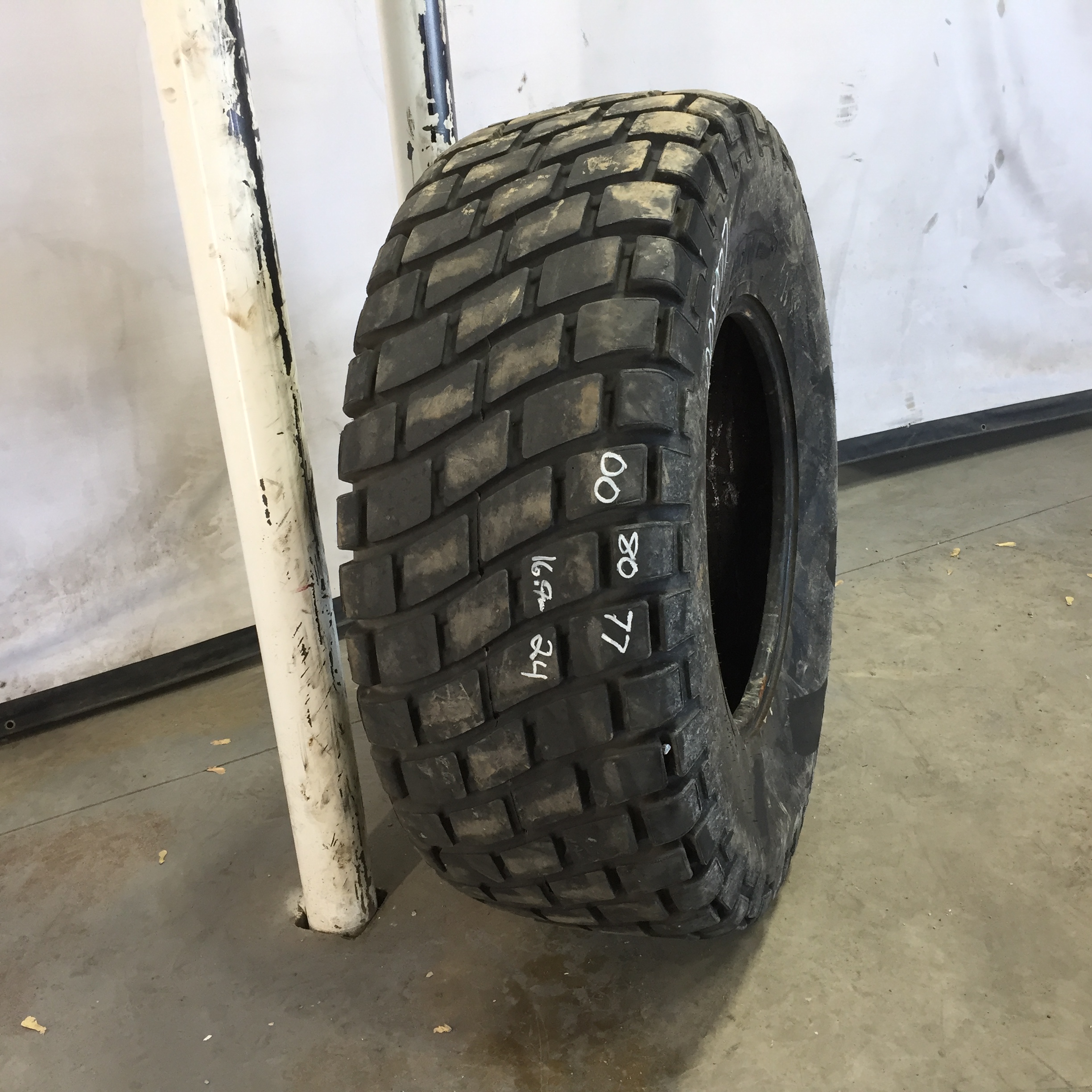16.9/-24 Titan Farm Torc Trac R-3 Tire 008077