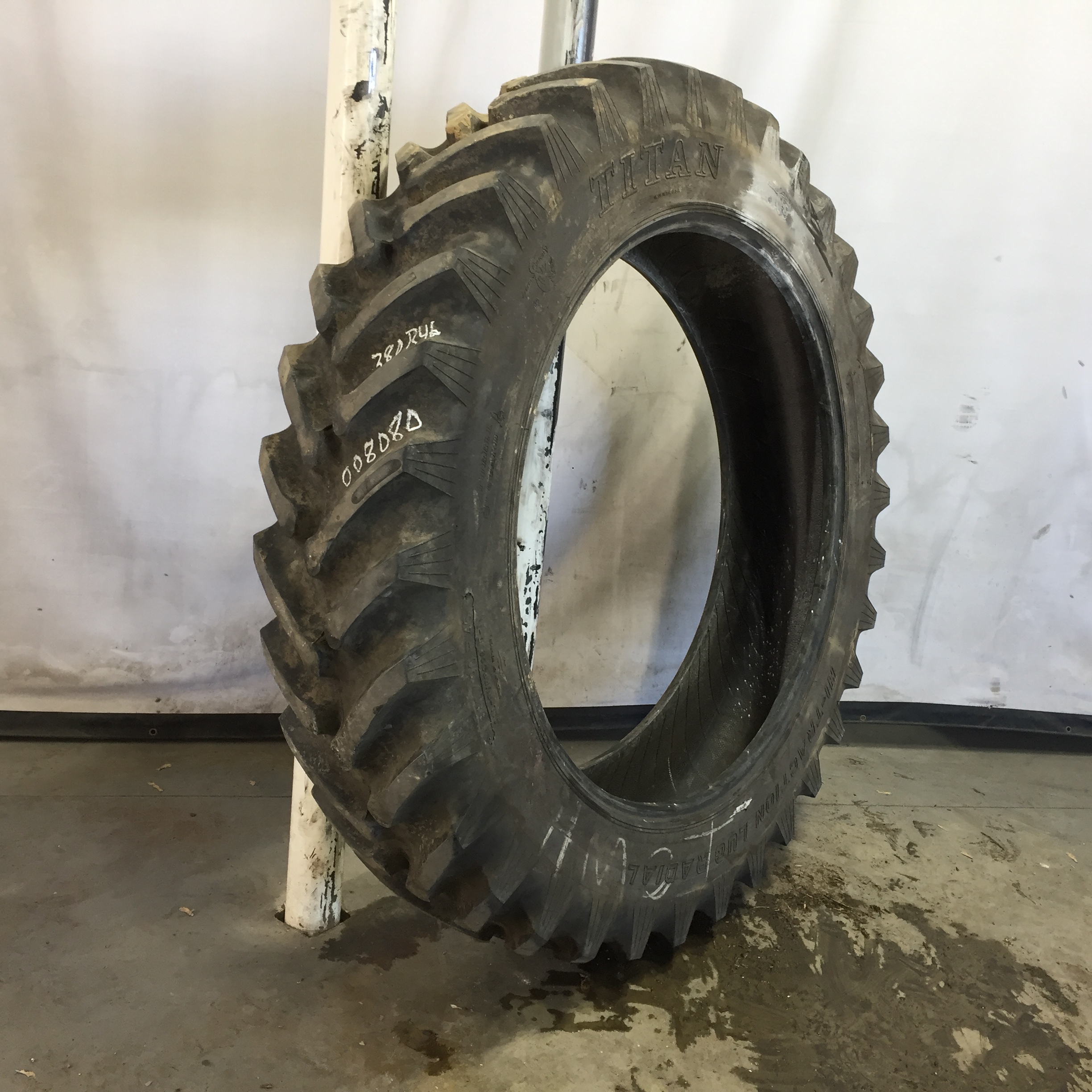 380/90R46 Titan Farm Hi Traction Lug Radial R-1 Tire 008080