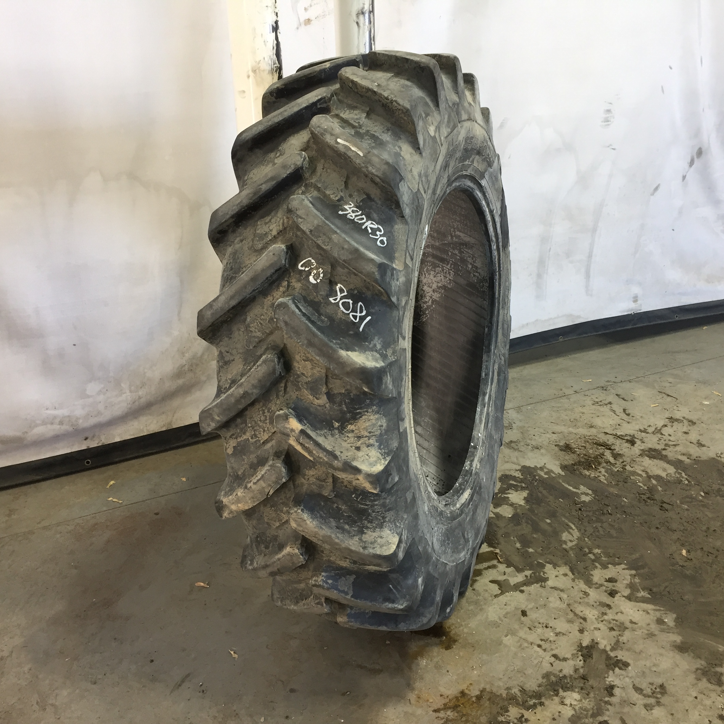 380/85R30 Michelin AgriBib R-1W Tire 008081
