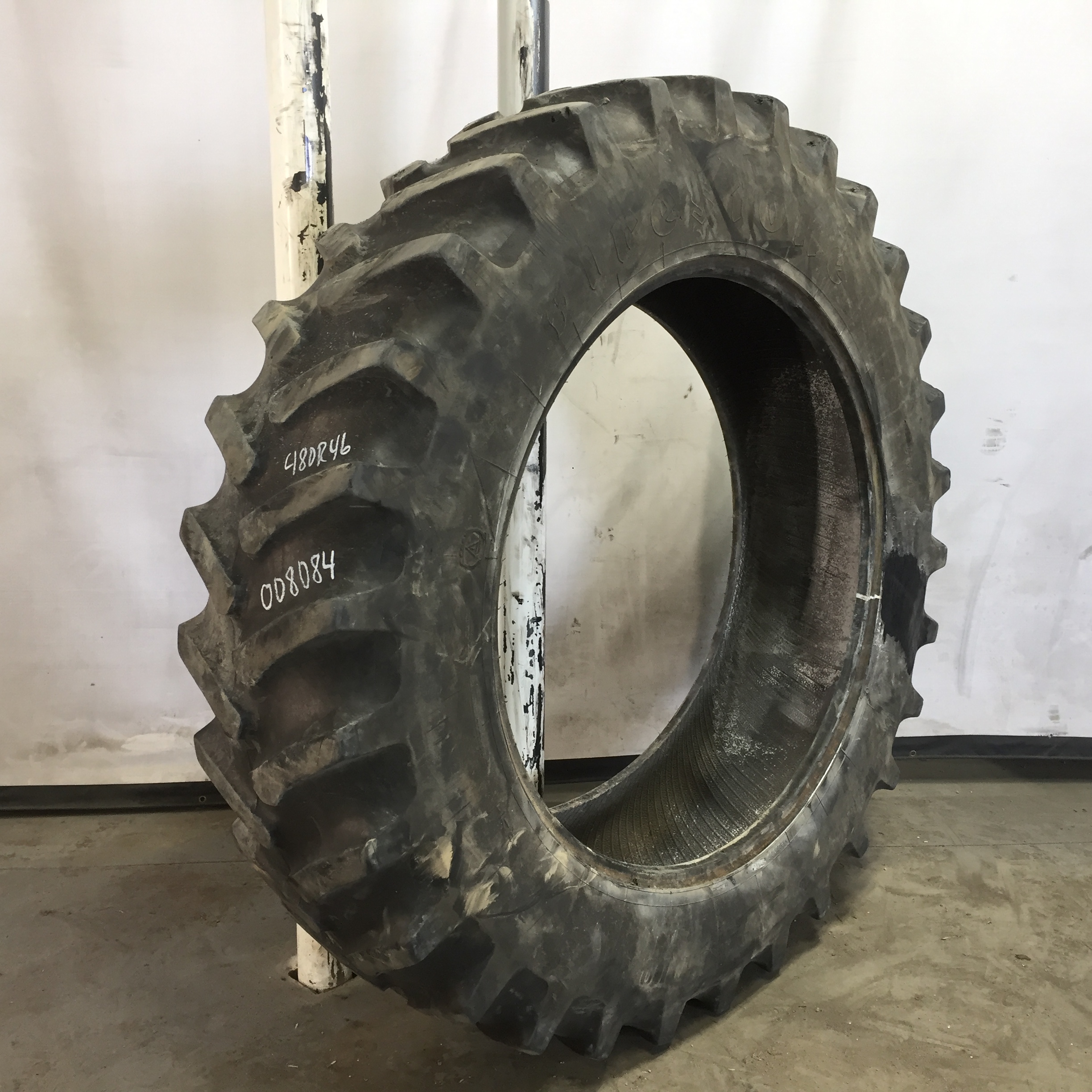 480/80R46 Firestone Radial All Traction 23 R-1 Tire 008084