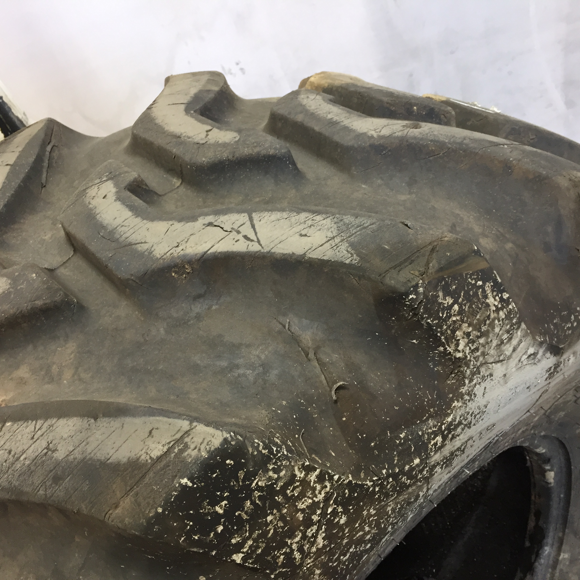 21/L-24 Firestone All Traction Utility R-4 Tire 008089